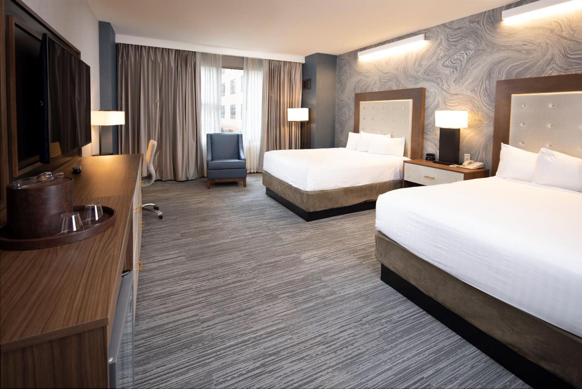 Mountain Deluxe Room 2 Queens Non Smoking