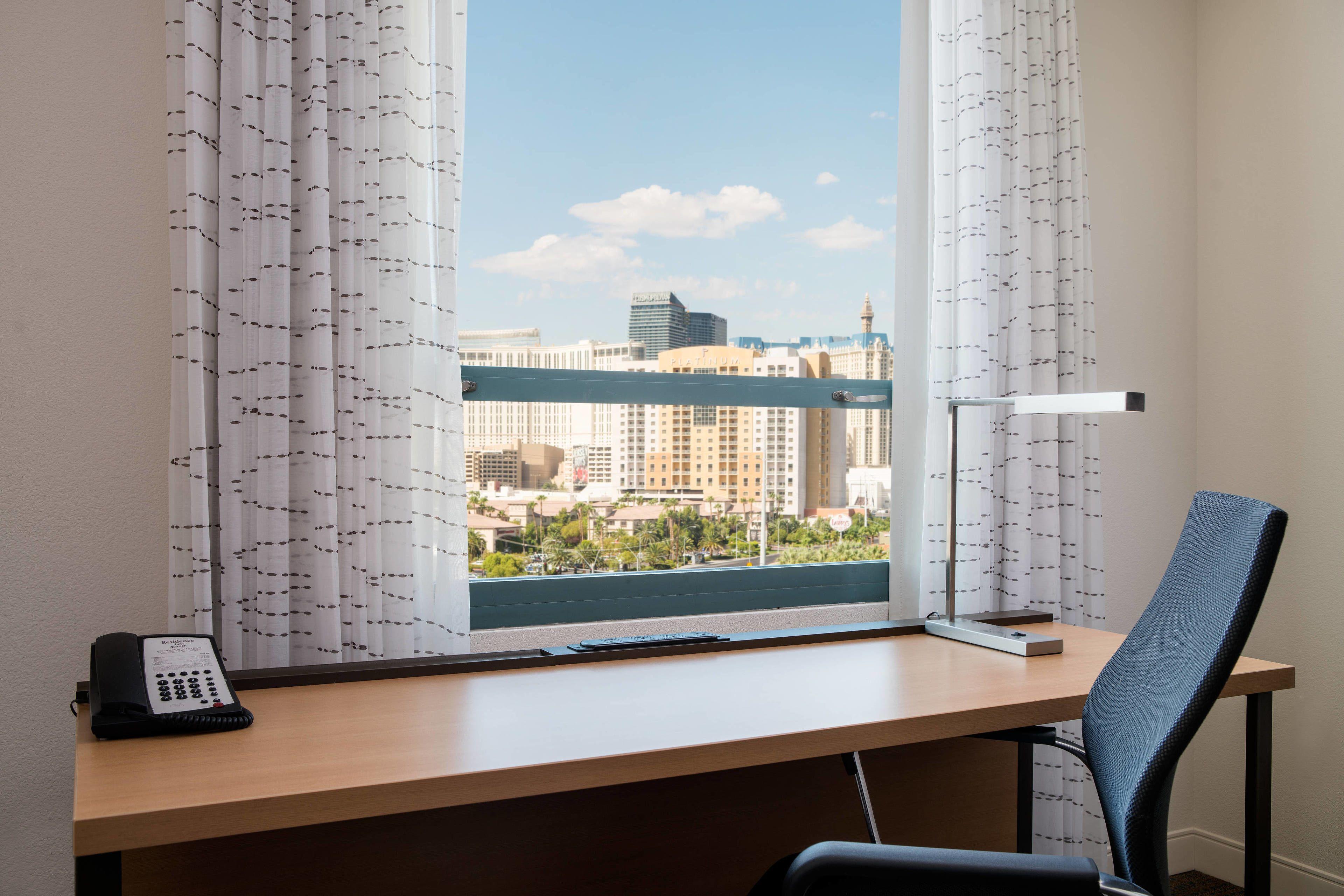 One-Bedroom Queen Suite City View
