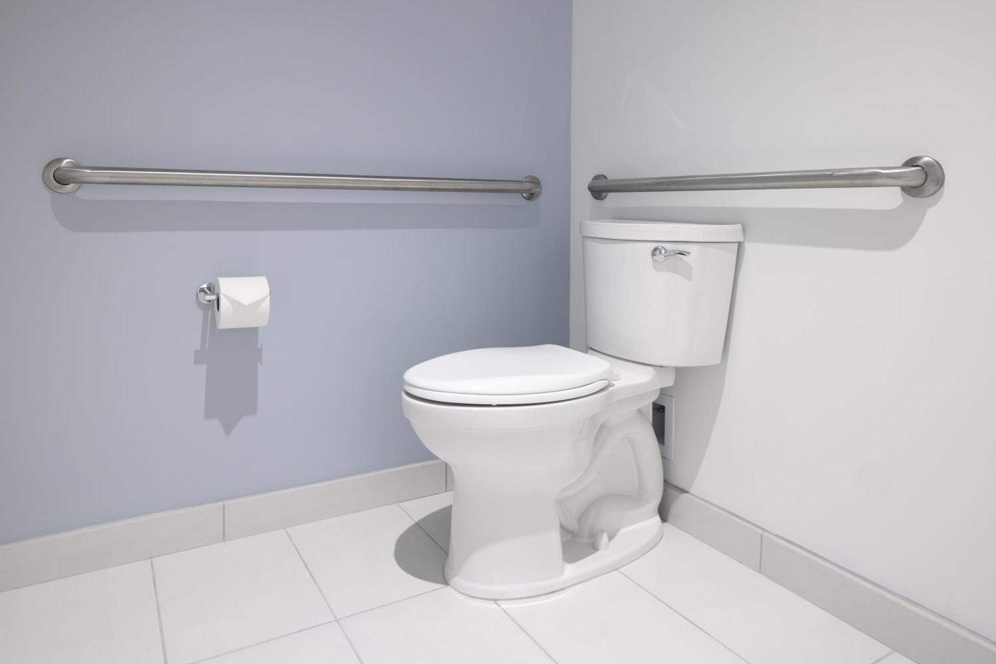 Mobility Accessible Pool View Standard Room w or ADA tub Includes Early Park Admission*