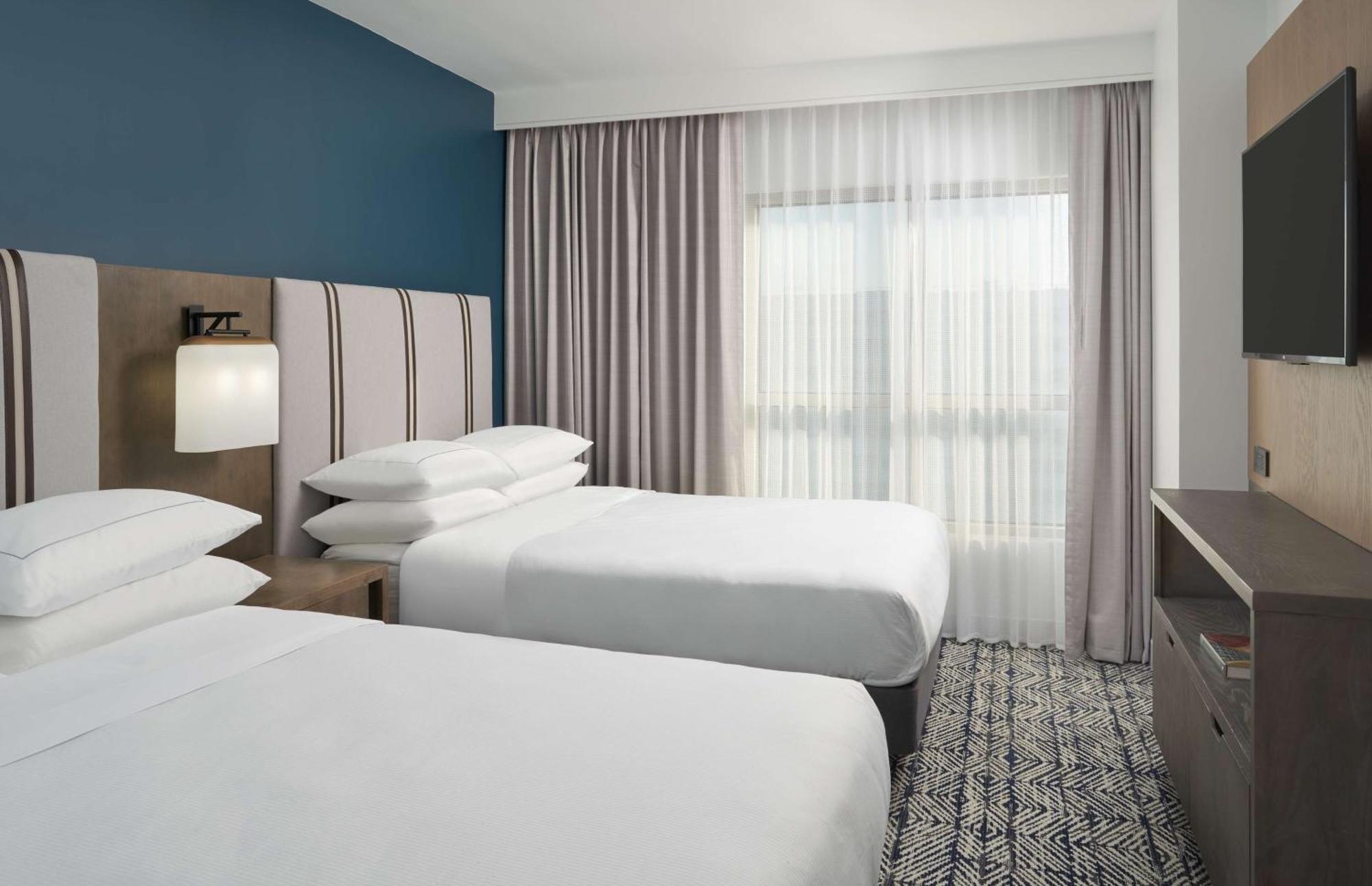 Two-Room Suite Two Queen Beds