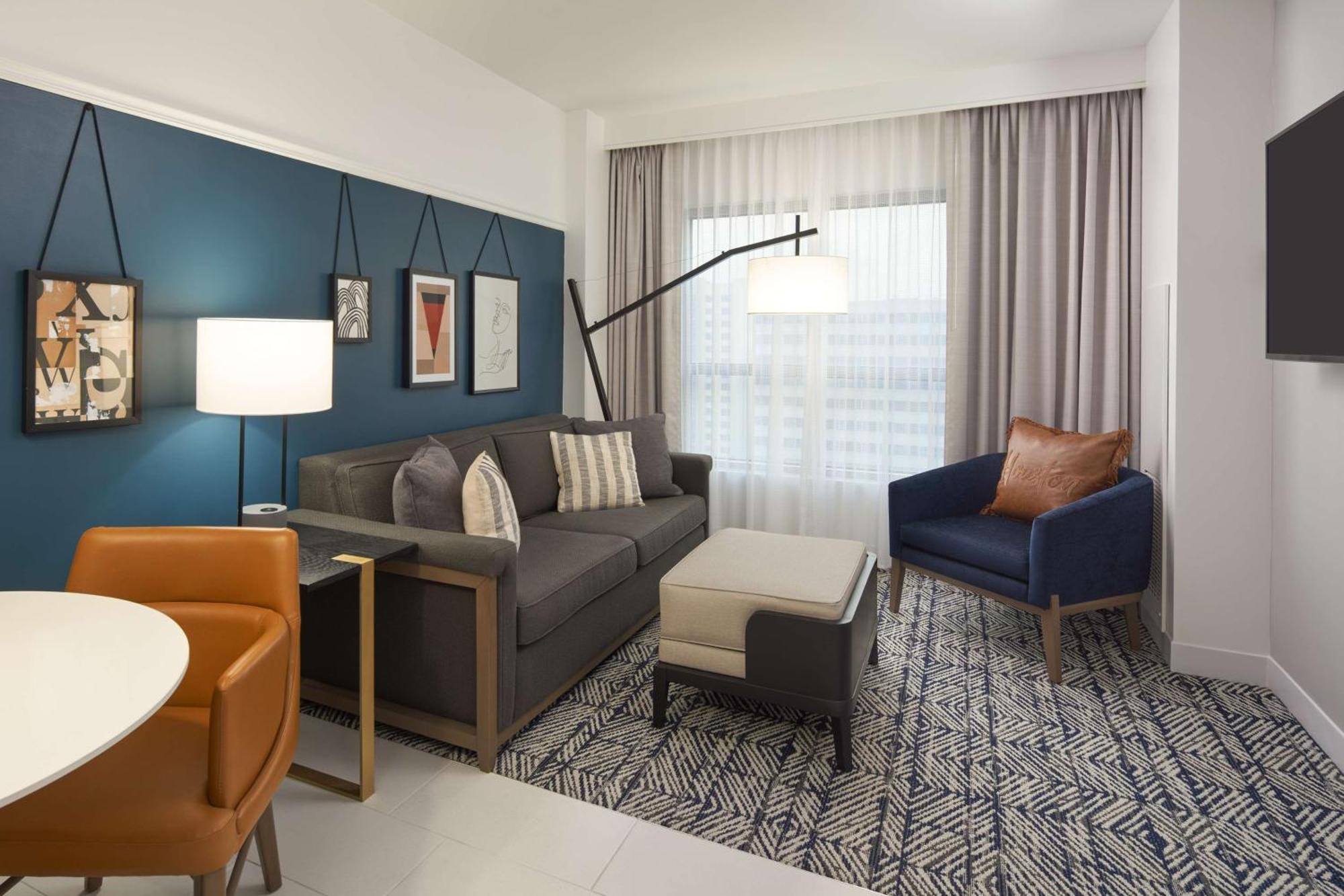 Two-Room Suite Two Queen Beds City View