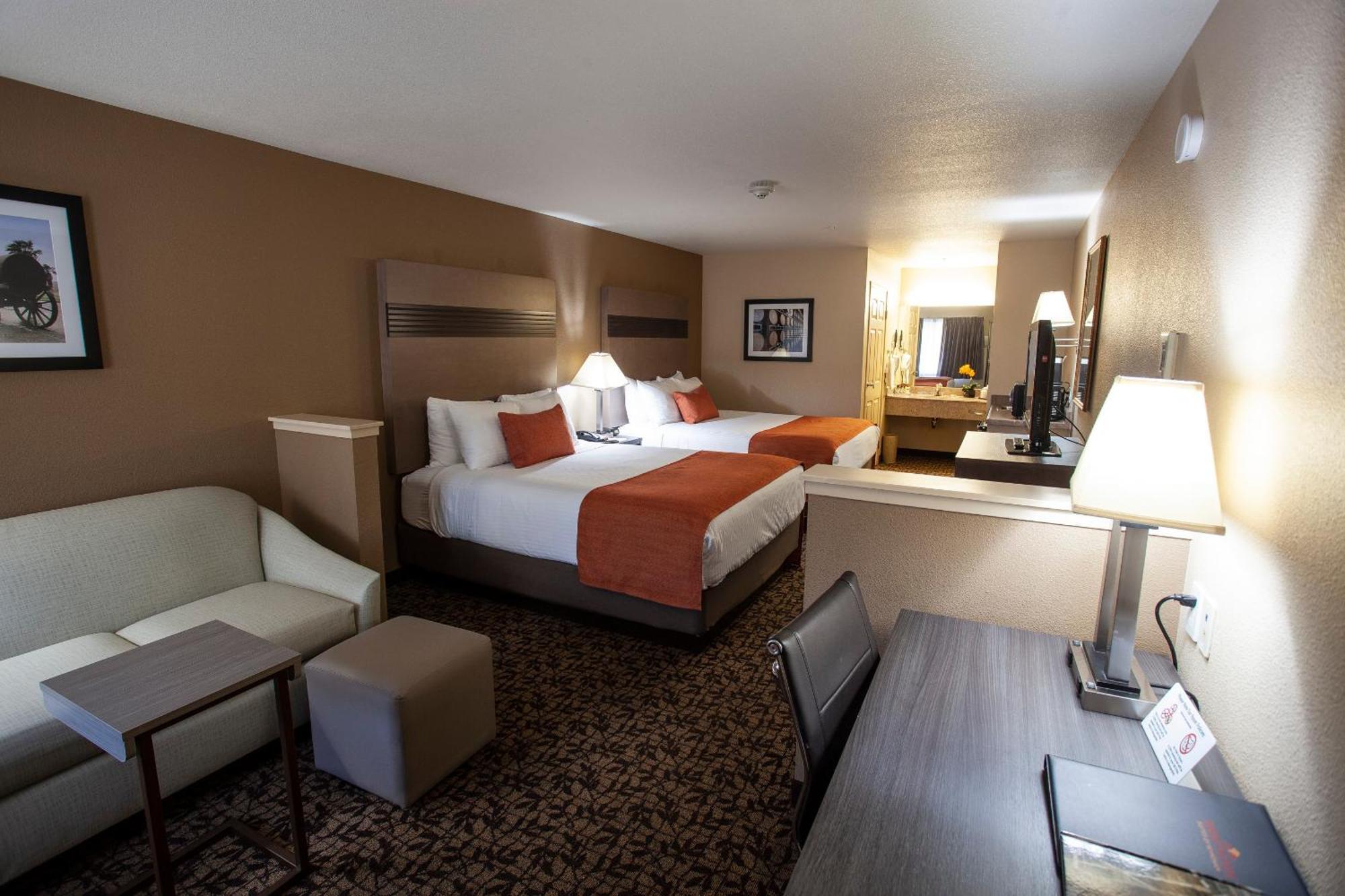 Studio Suite Two Queen Beds Non-Smoking
