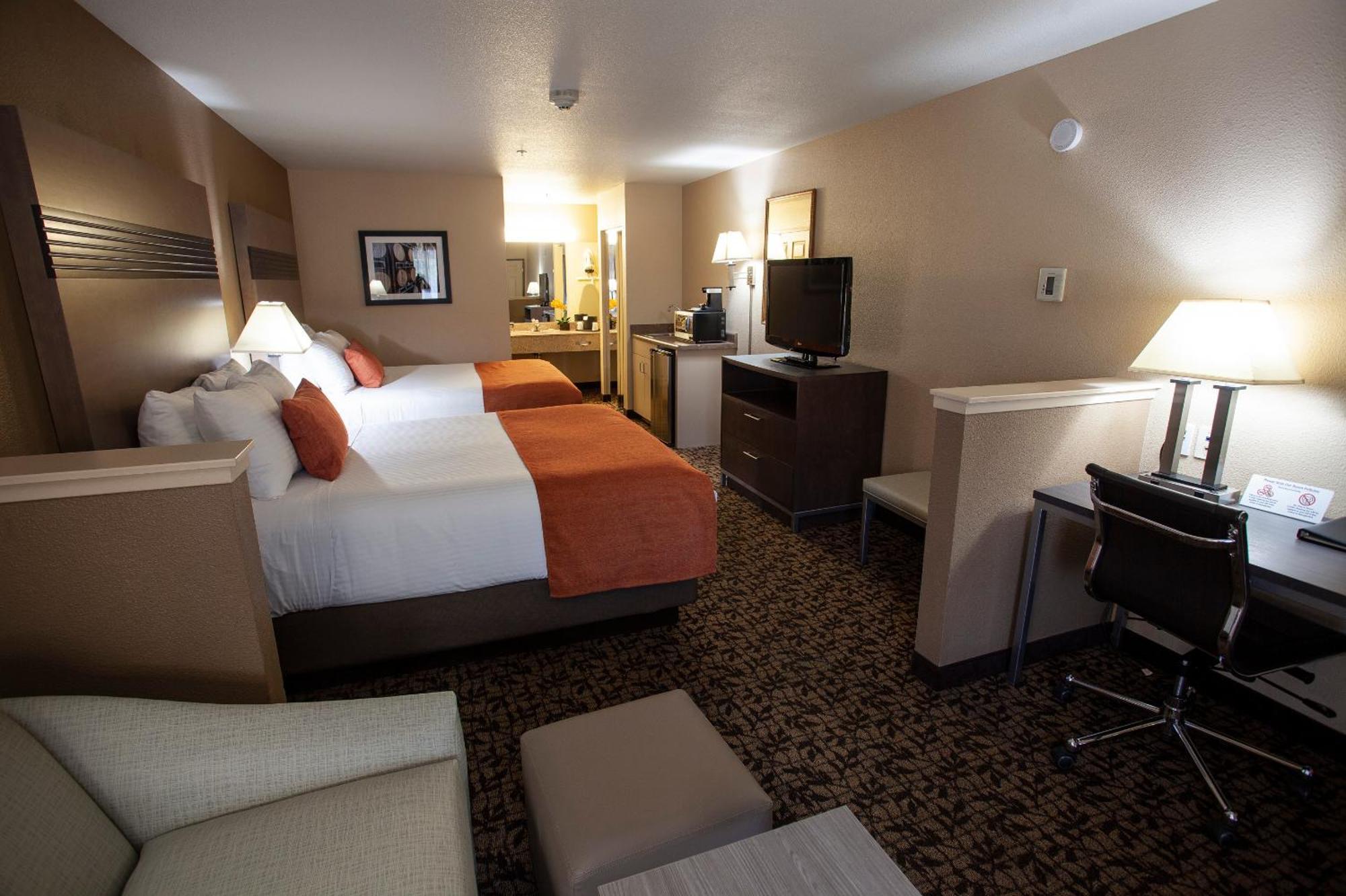 Studio Suite Two Queen Beds Non-Smoking