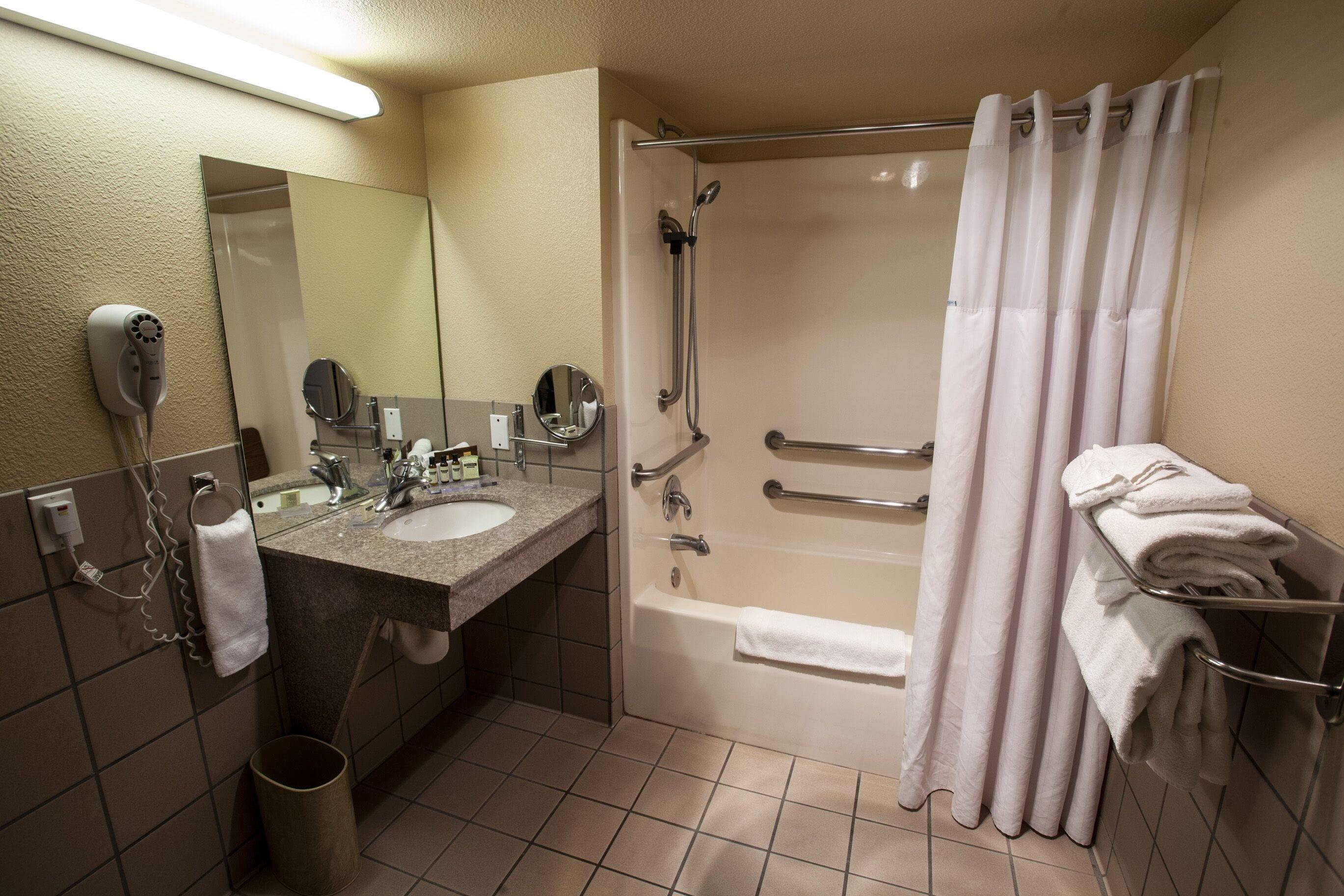 1 King Bed Suite Jetted Tub Non-Smoking