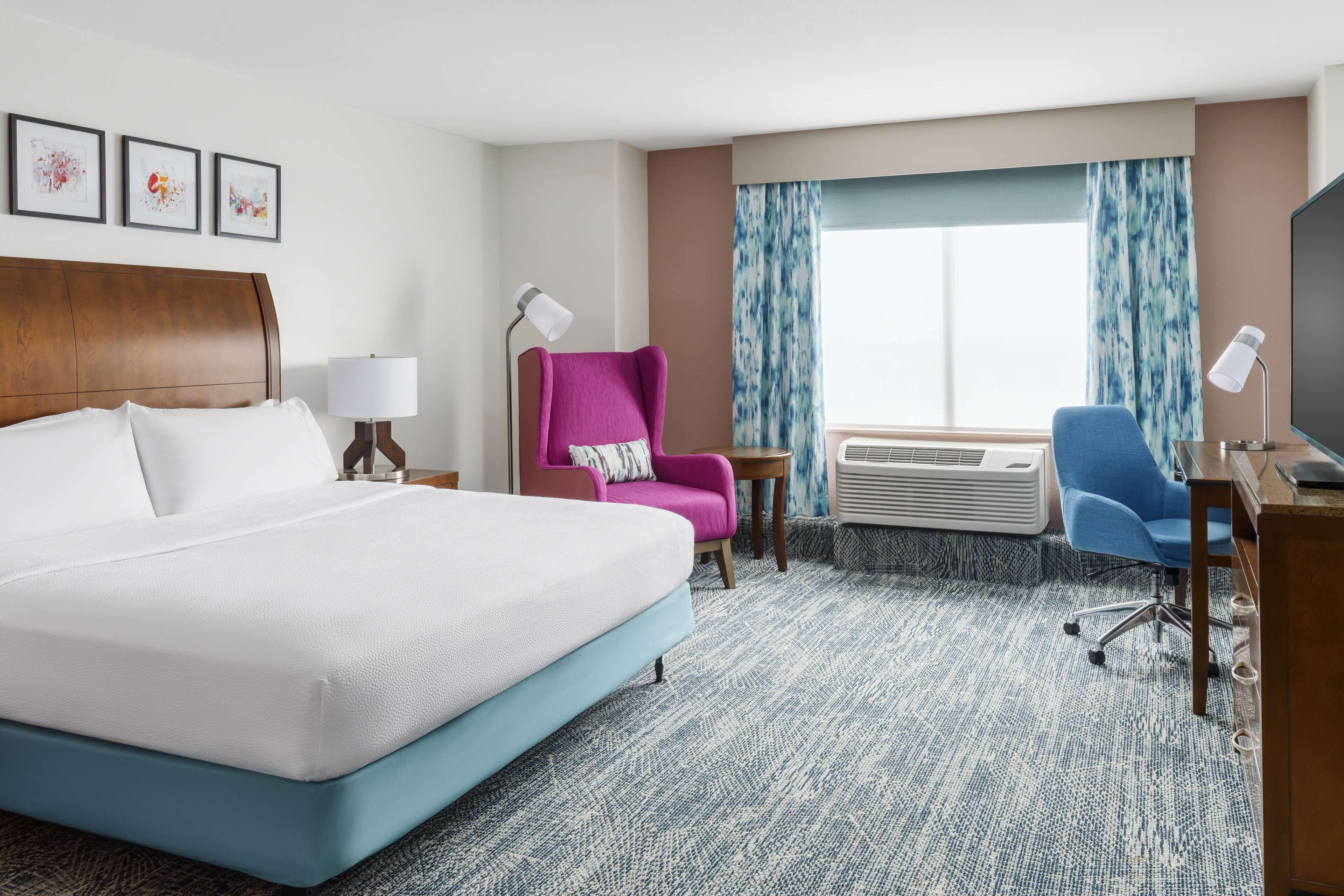 King Room Tub Mobility Hearing Access