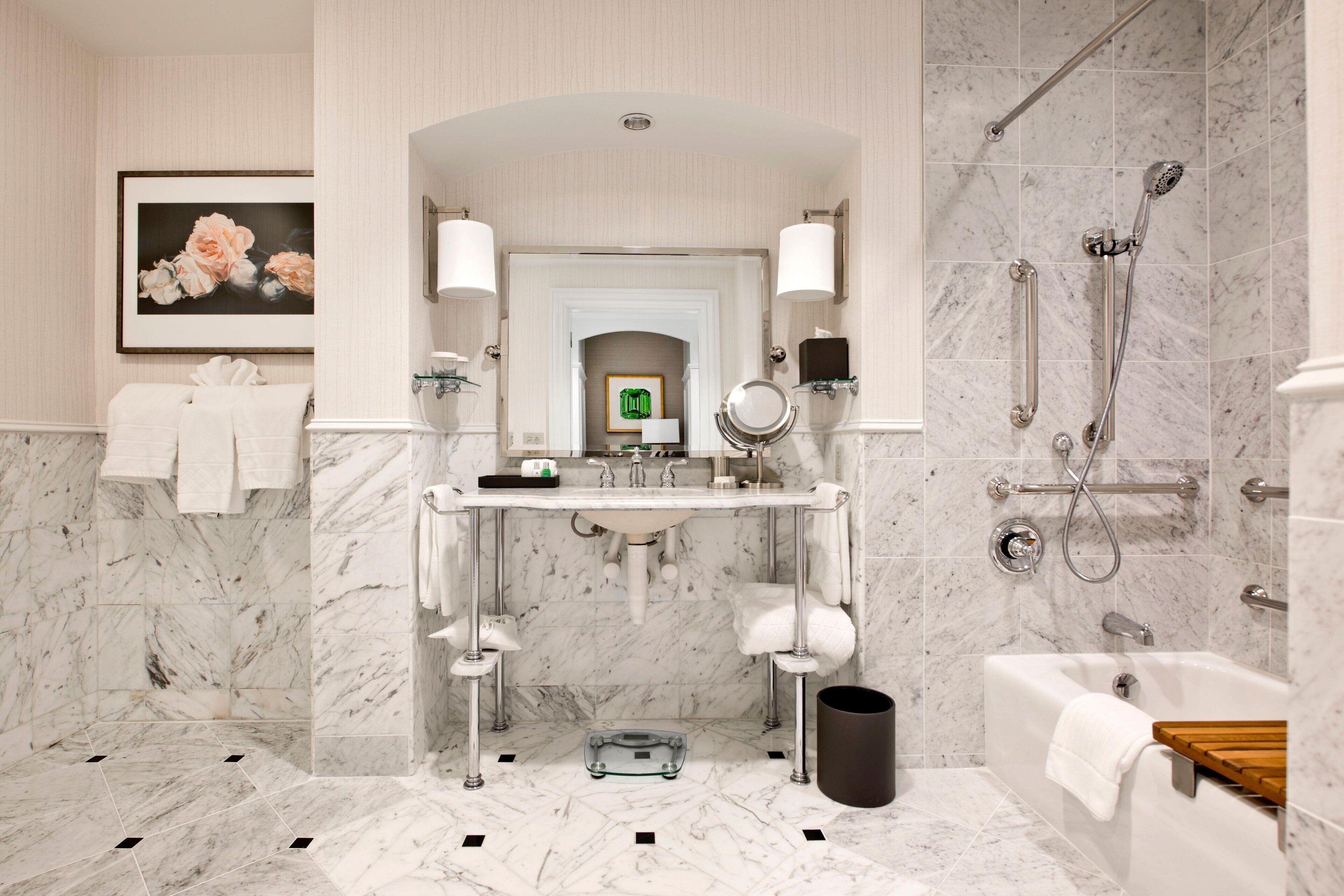 Grand Deluxe Queen Room Two Queen Beds Park View Mobility Hearing Accessible Roll Shower