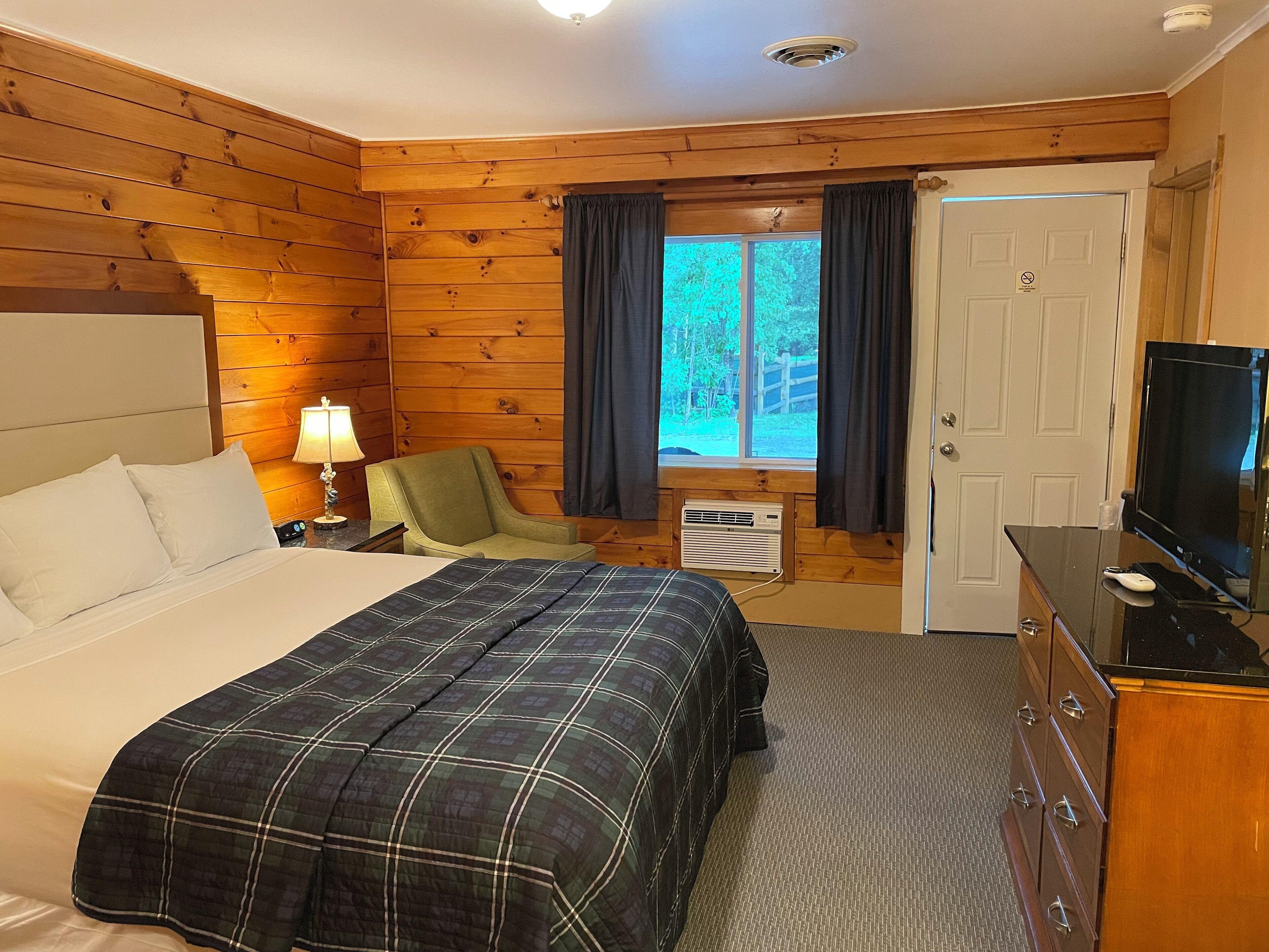 Standard Room 1 King Bed