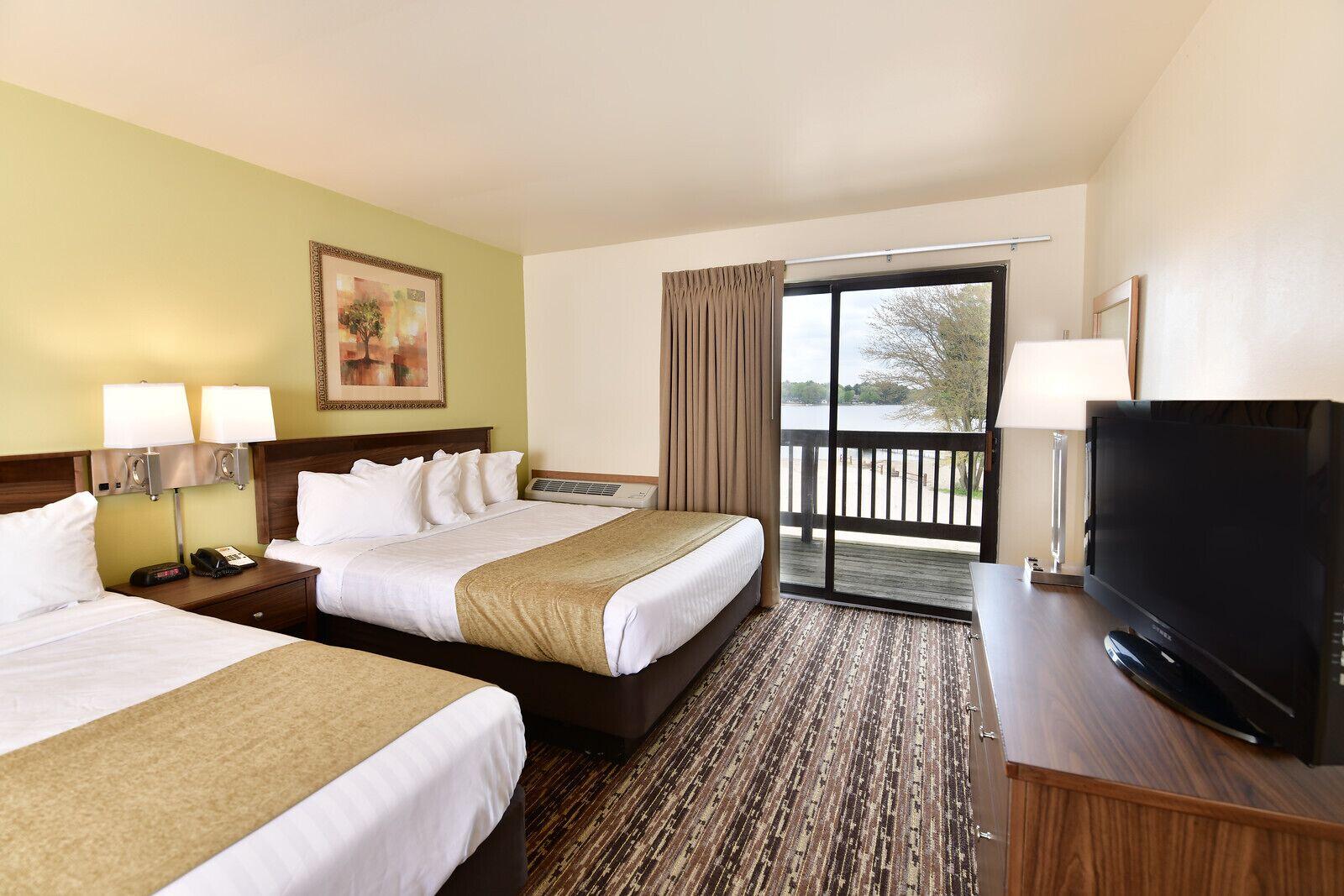 2 Queen Beds Lakeview
