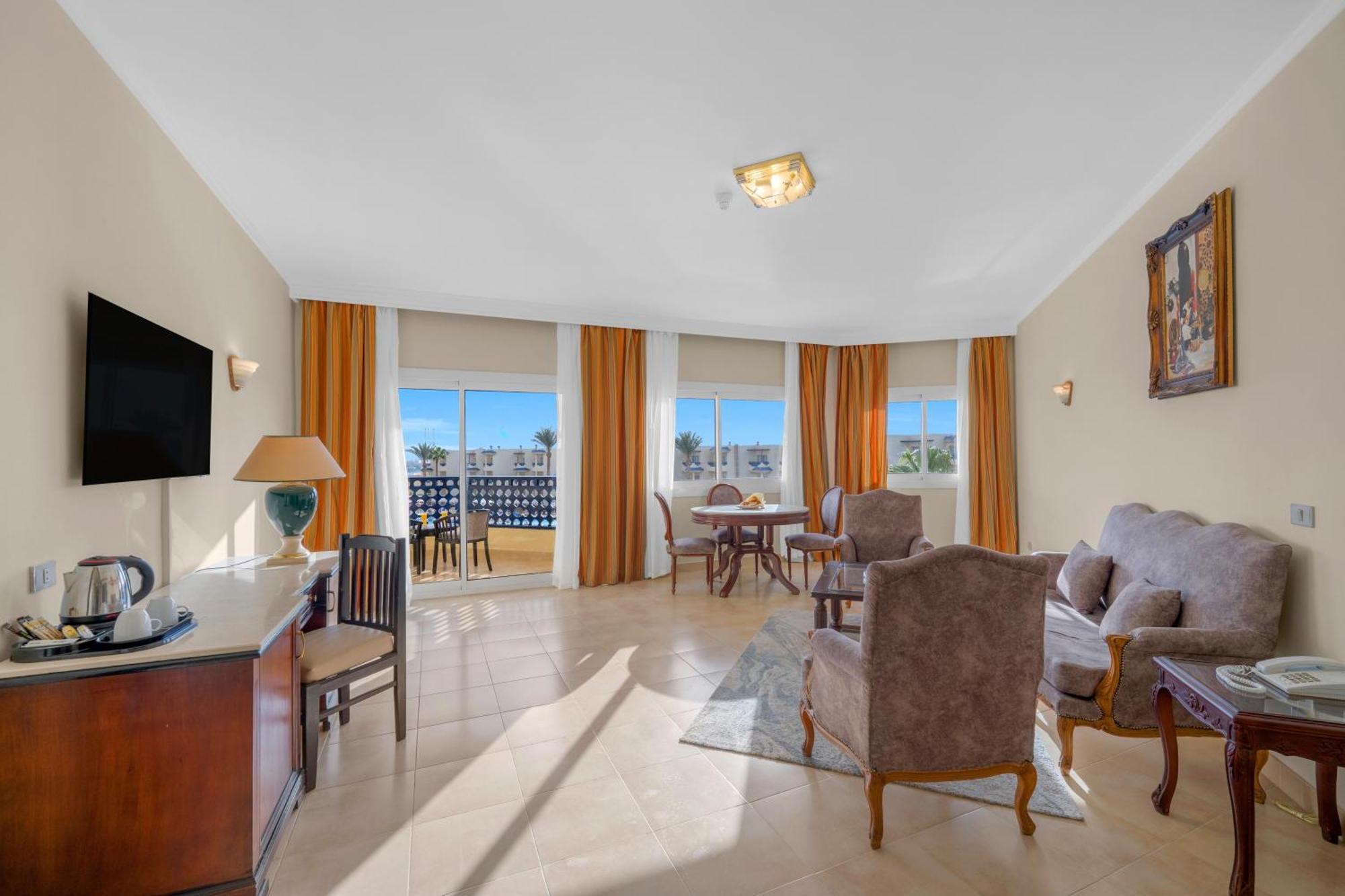 Apartament typu Suite z widokiem na basen