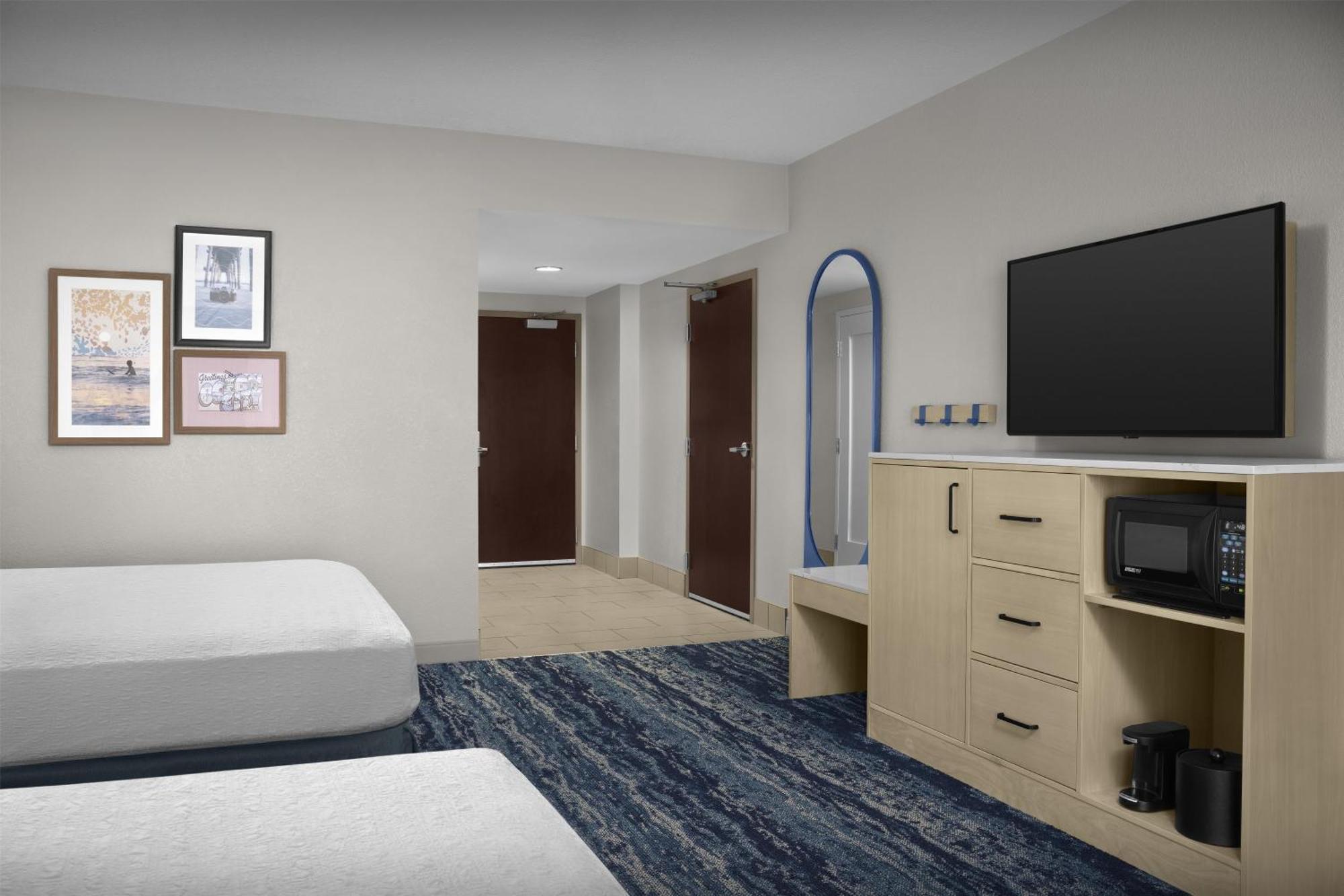 Queen Room Two Queen Beds Hearing Accessible
