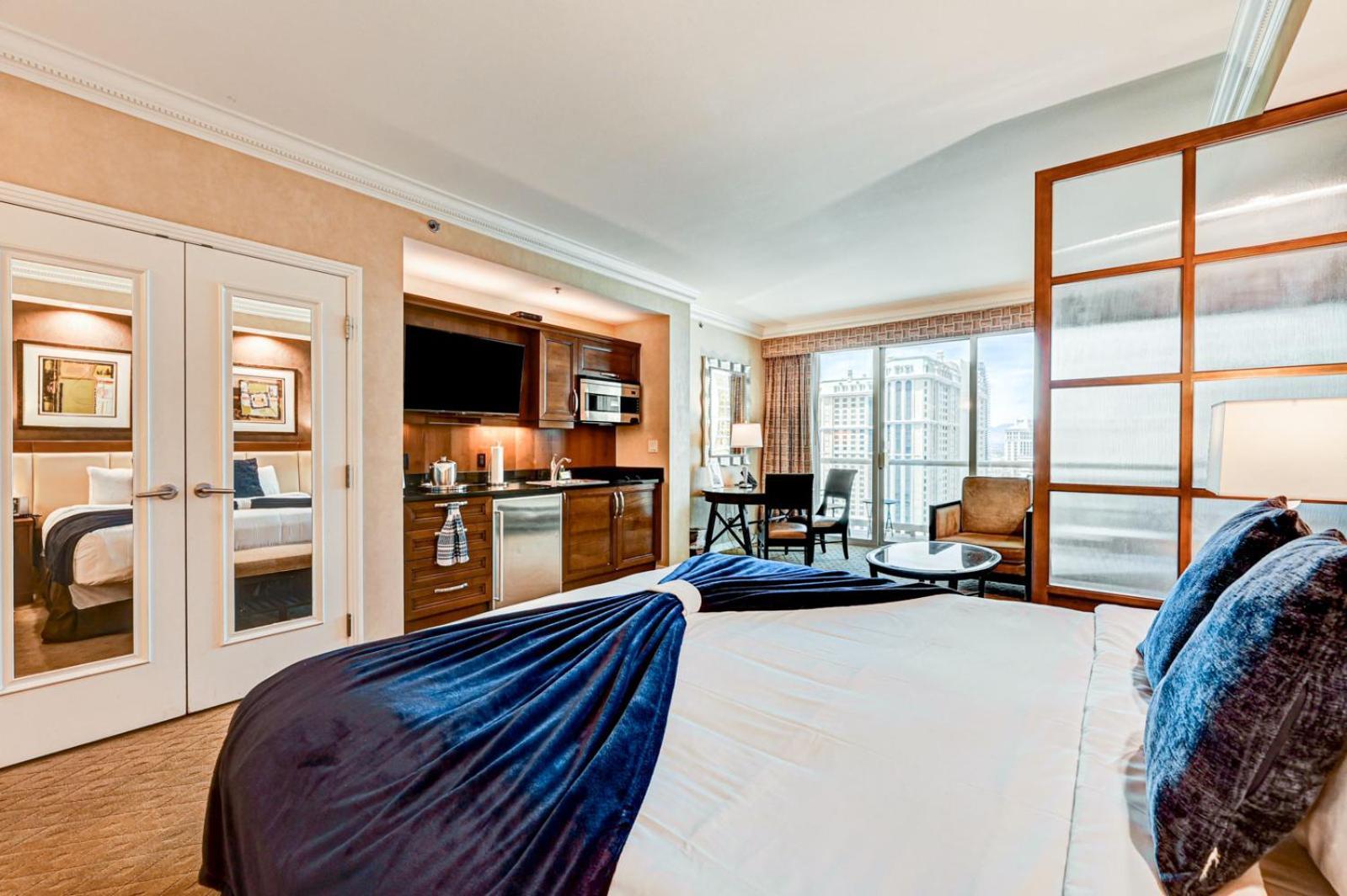Suite Pool View