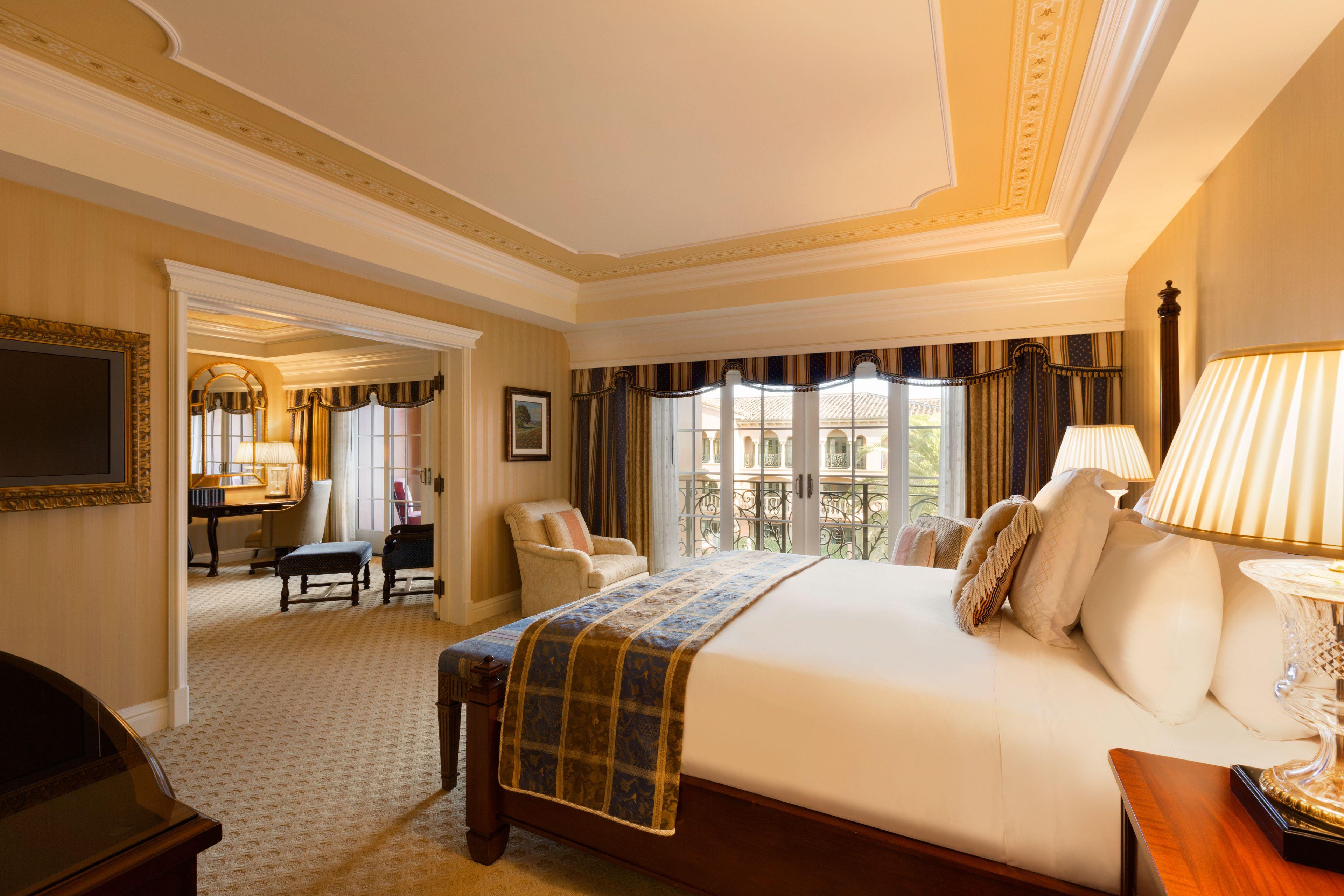 One-Bedroom Del Mar King Suite Fireside
