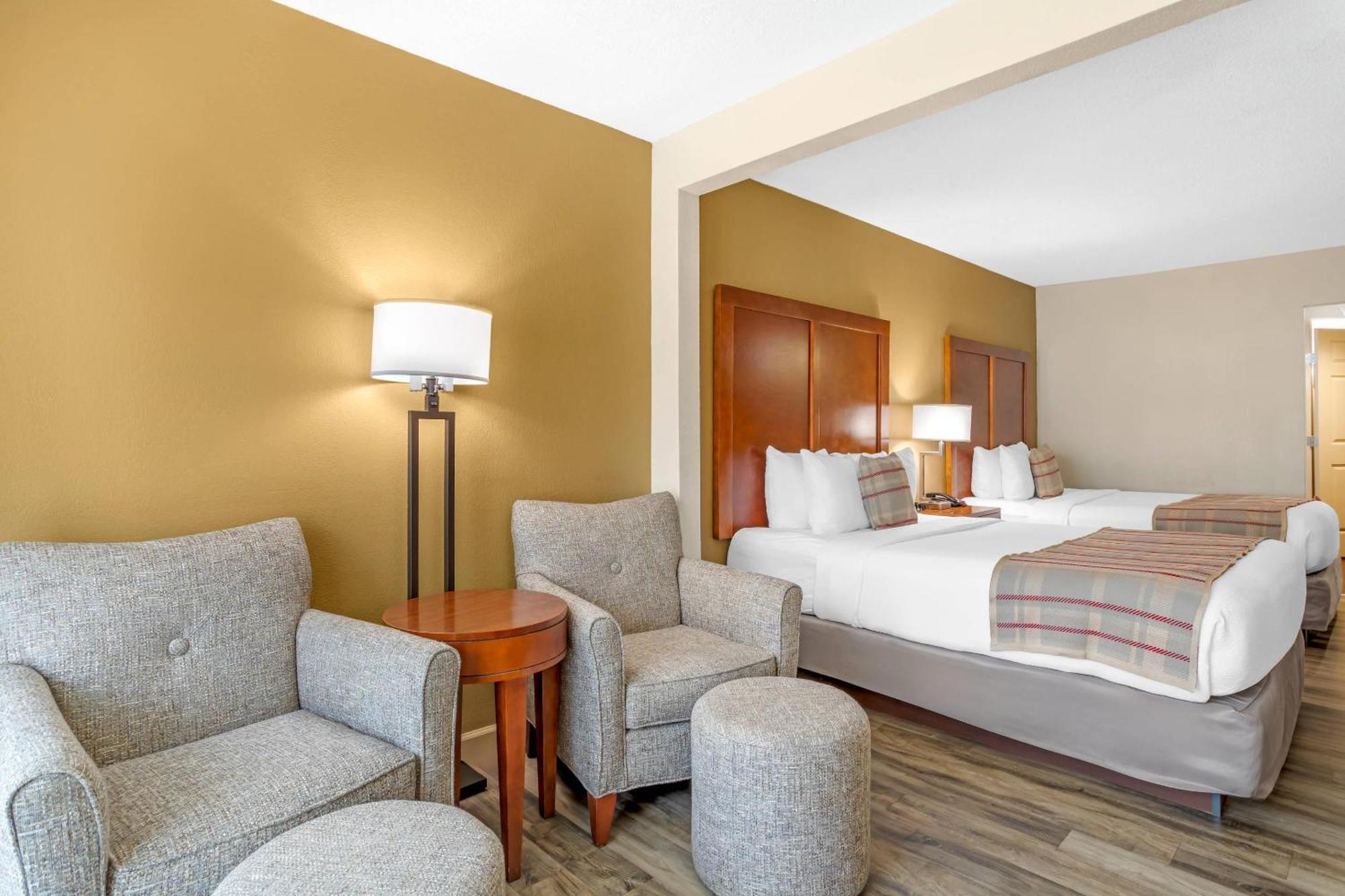 Queen Room Two Queen Beds Non-Smoking