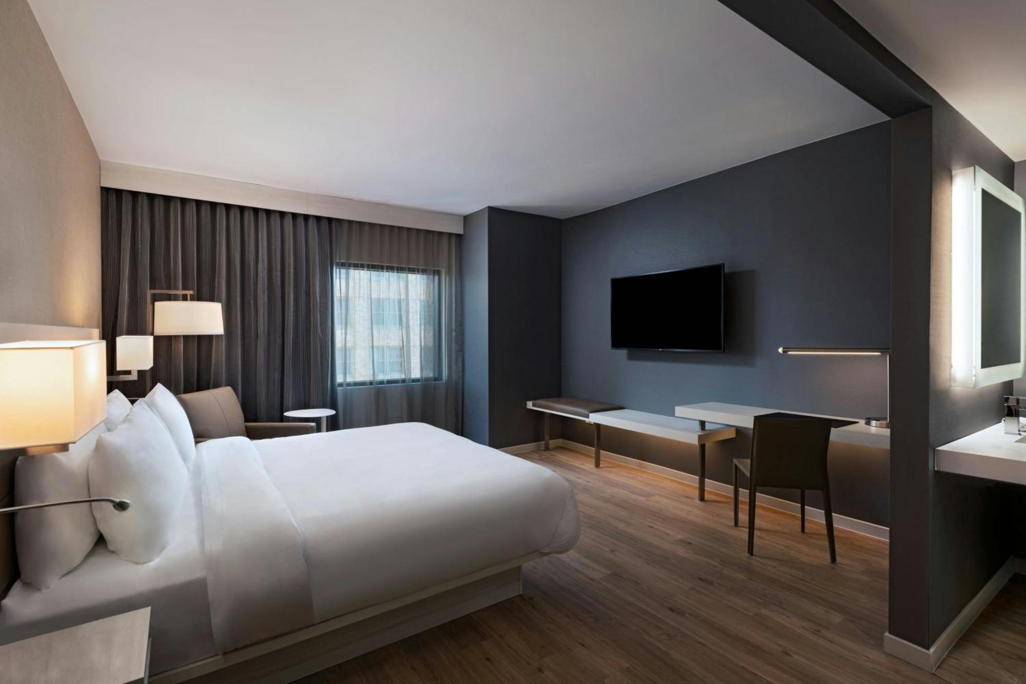 Metro King Room