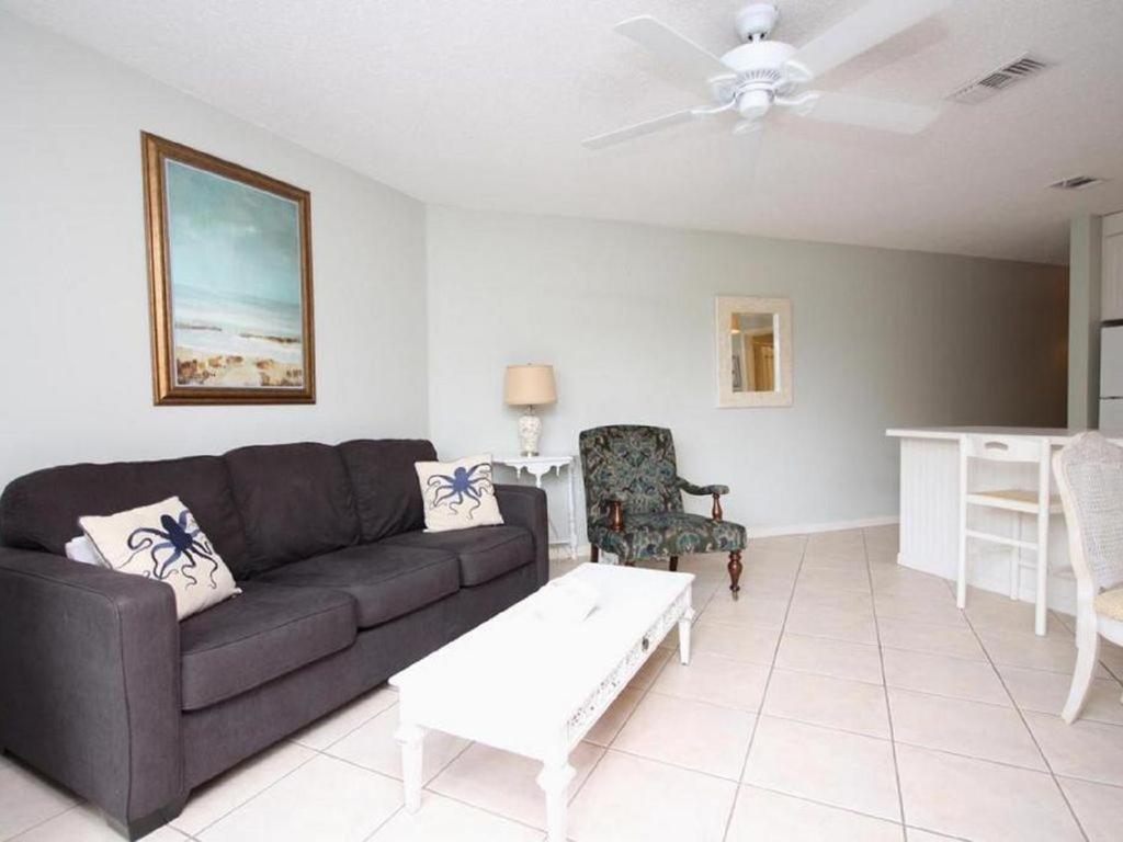 One-Bedroom Apartment Terrace
