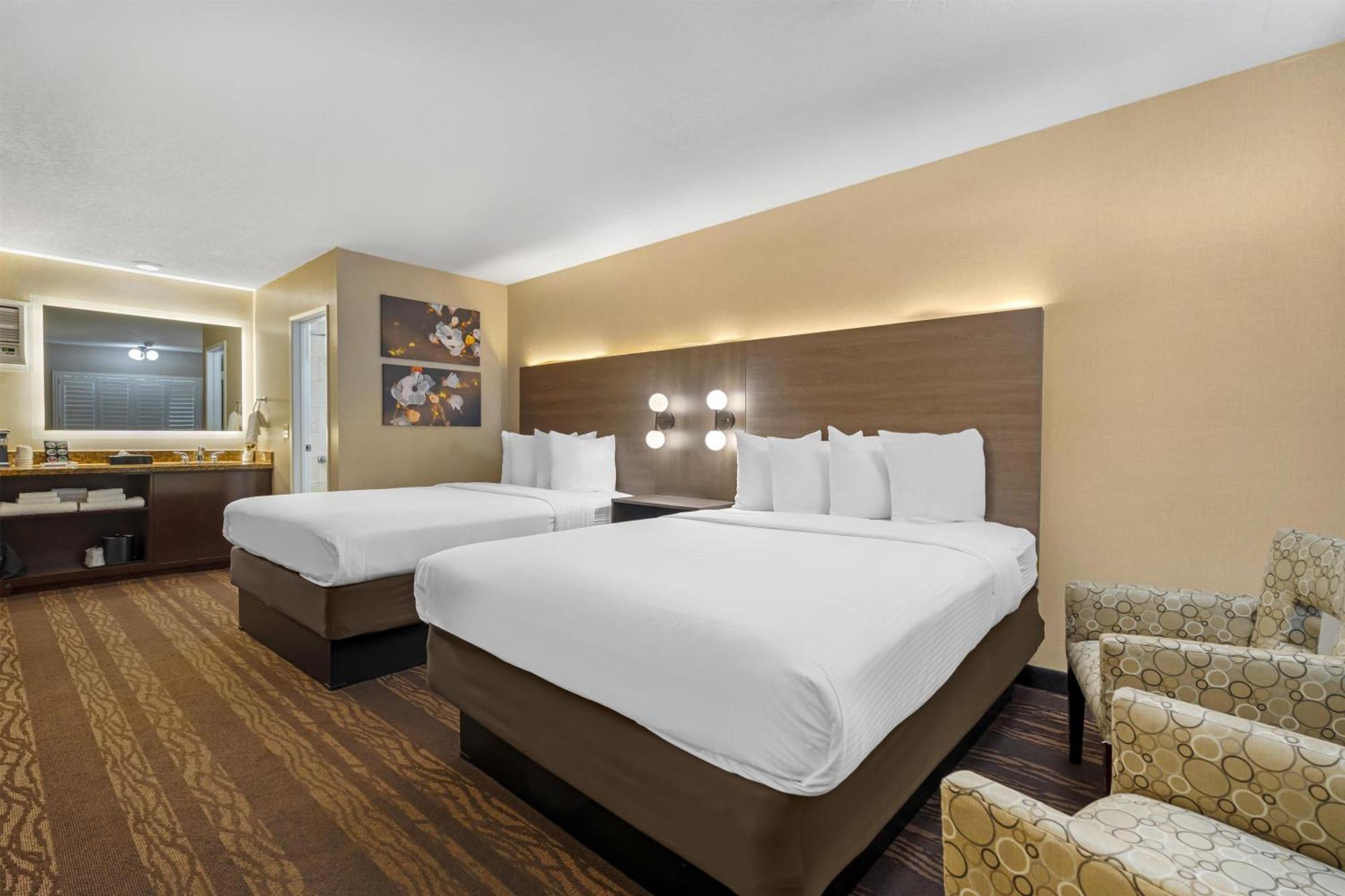 Queen Room Two Queen Beds Upper Floor or Non-Smoking
