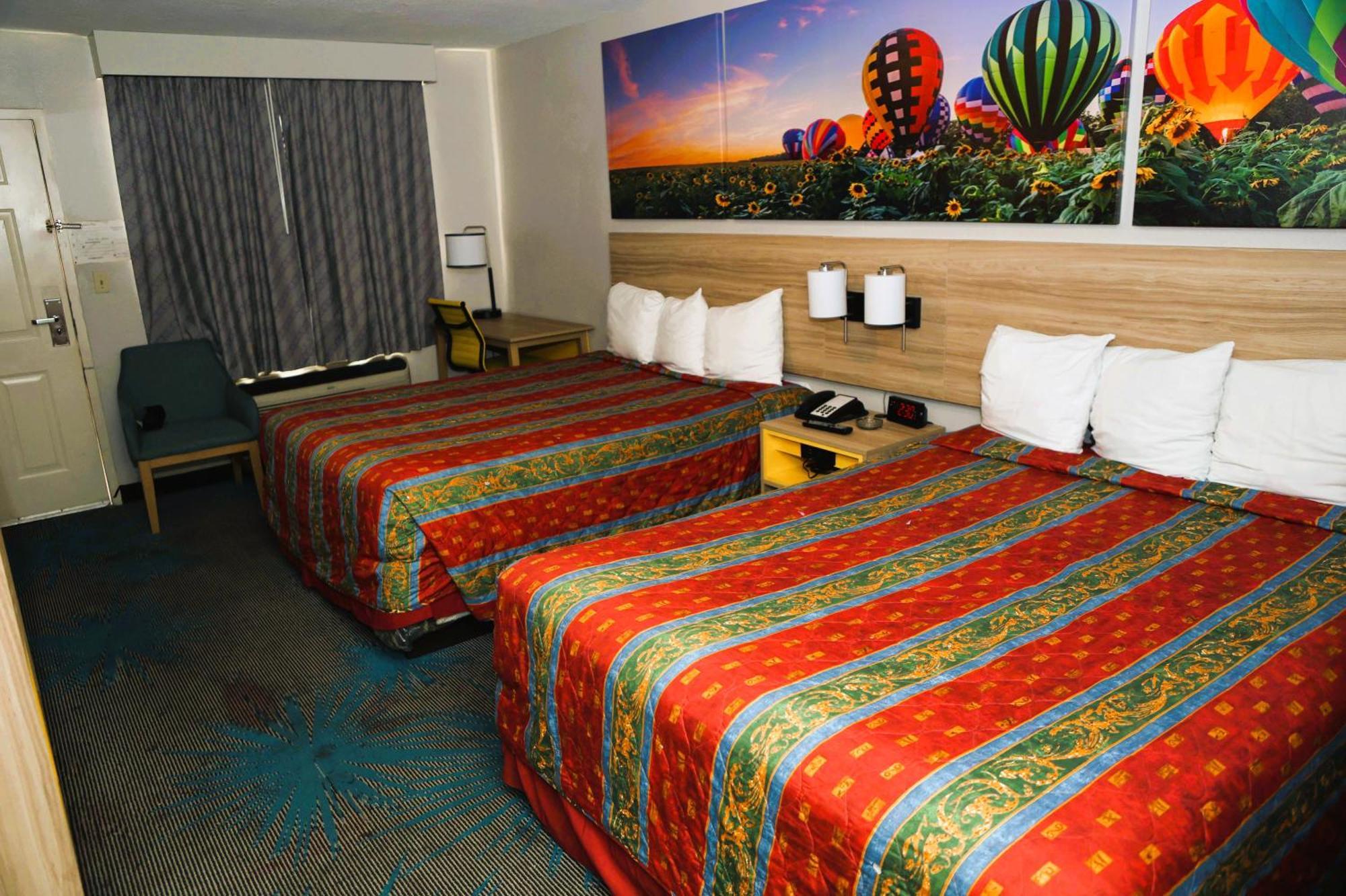 Queen Room Two Queen Beds Smoking