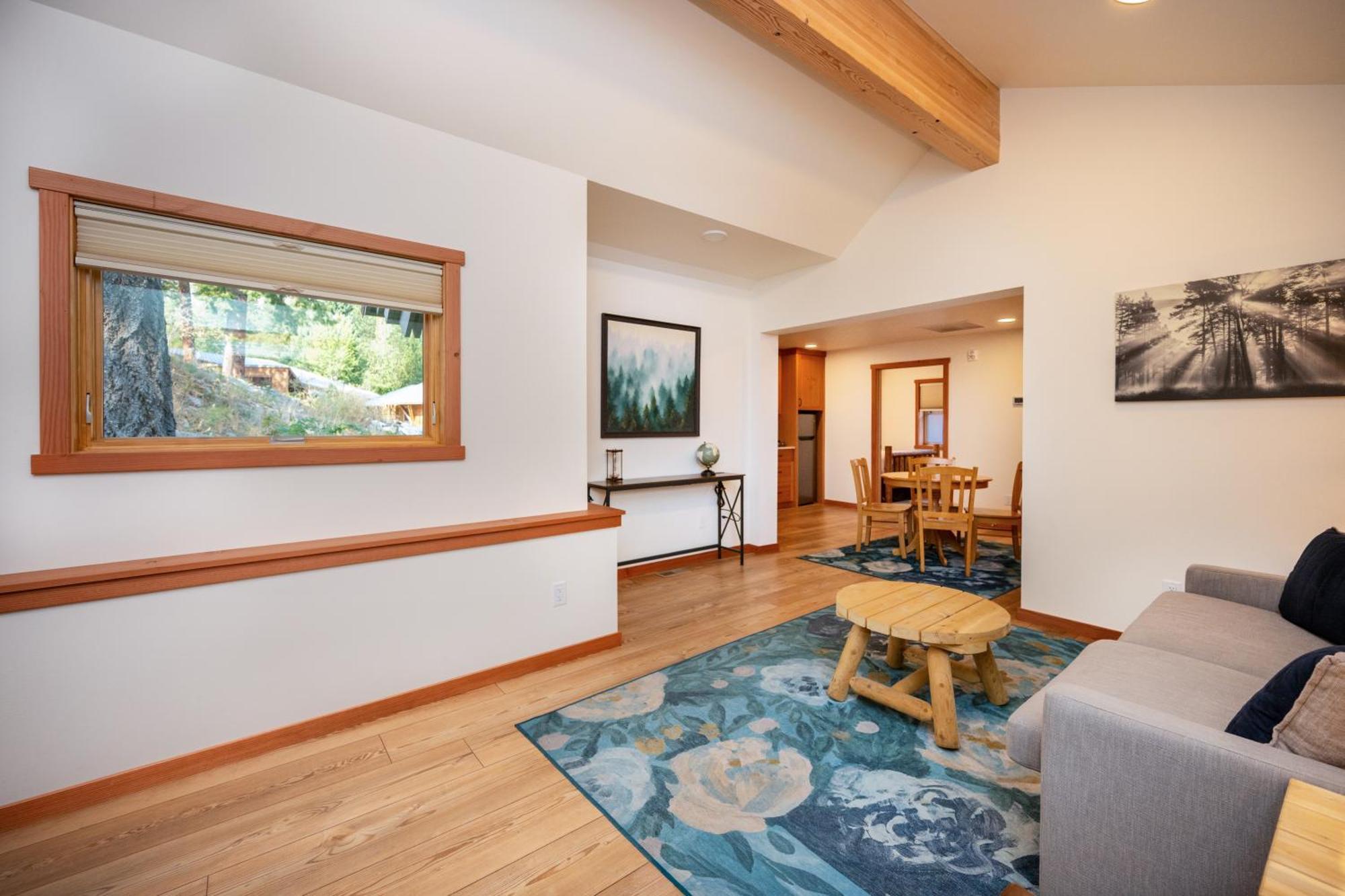 Stellar's Jay Cabin