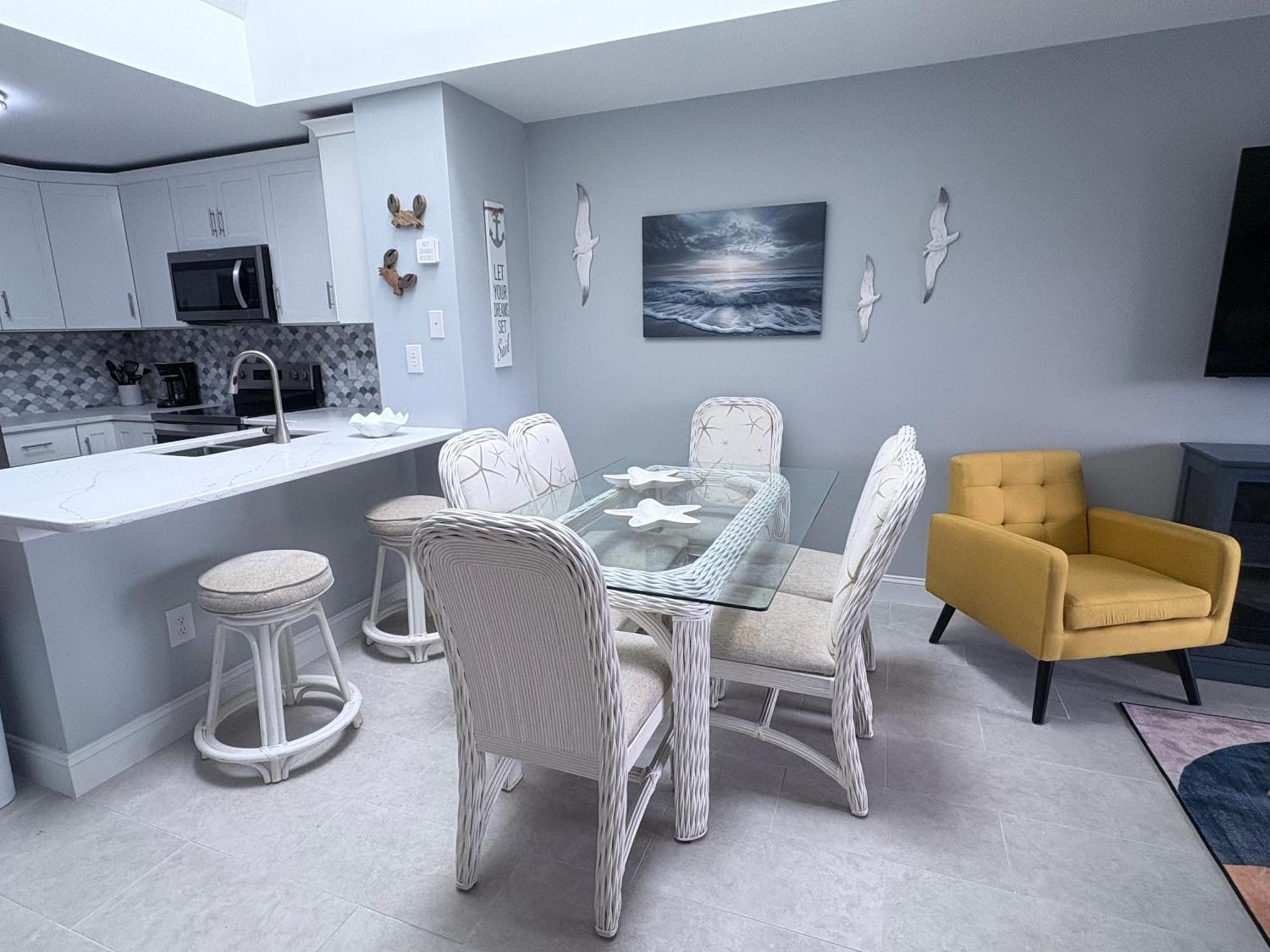 Three-Bedroom Deluxe Apartment