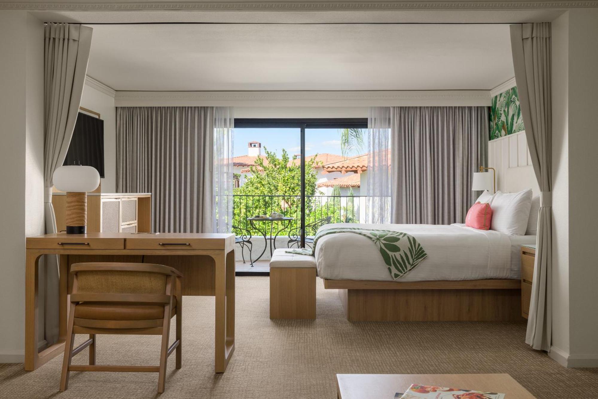 Junior King Suite