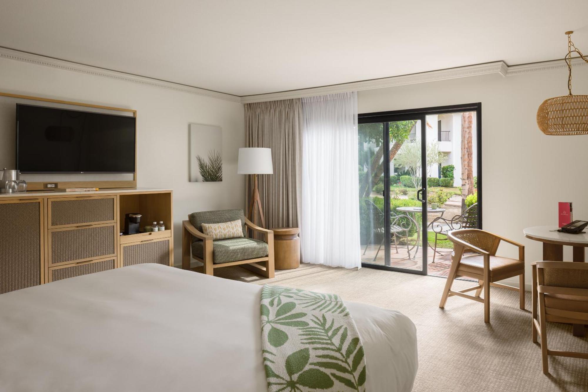 Luxury King Room Accessible