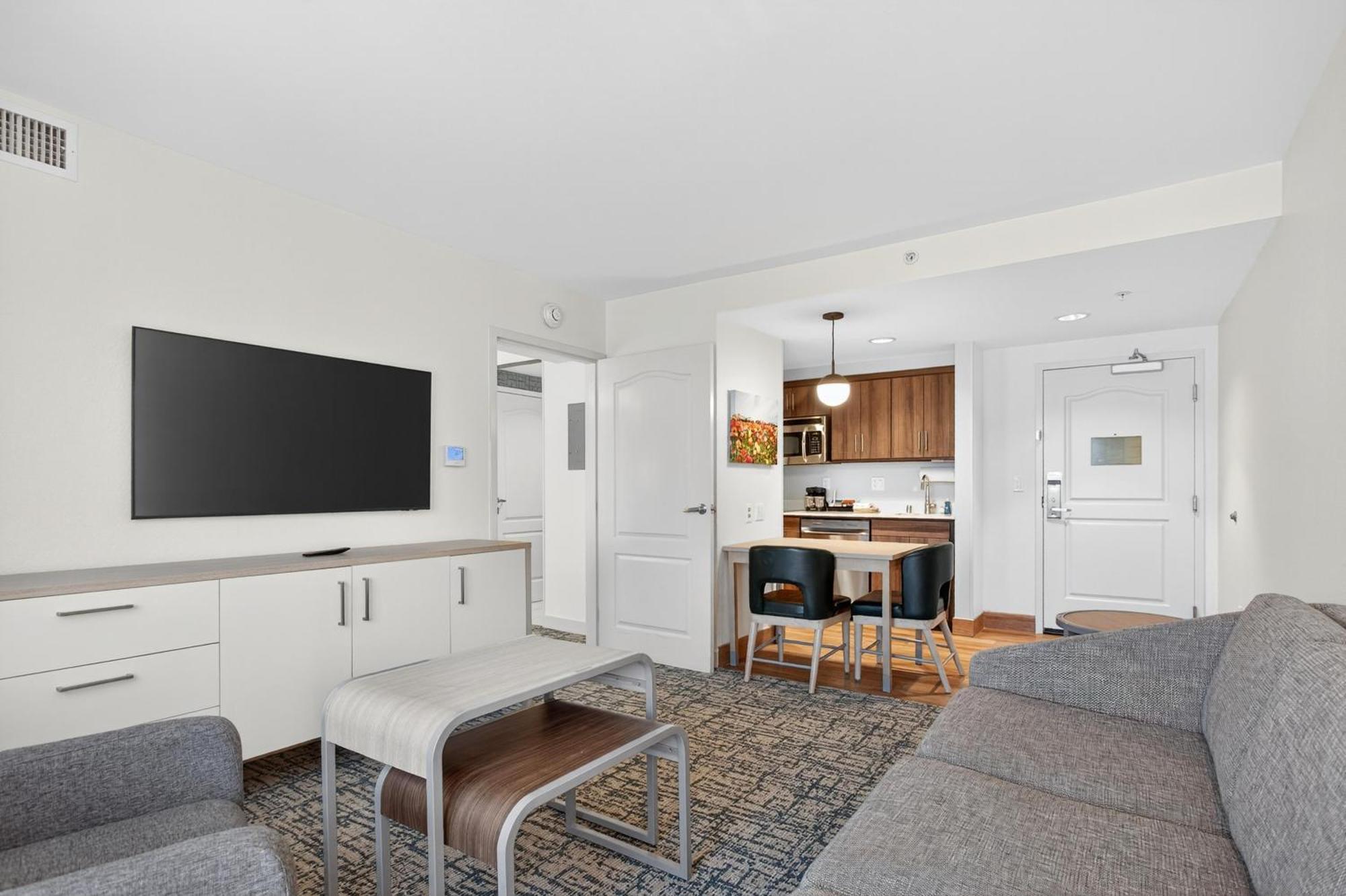 One-Bedroom King Suite Non-Smoking