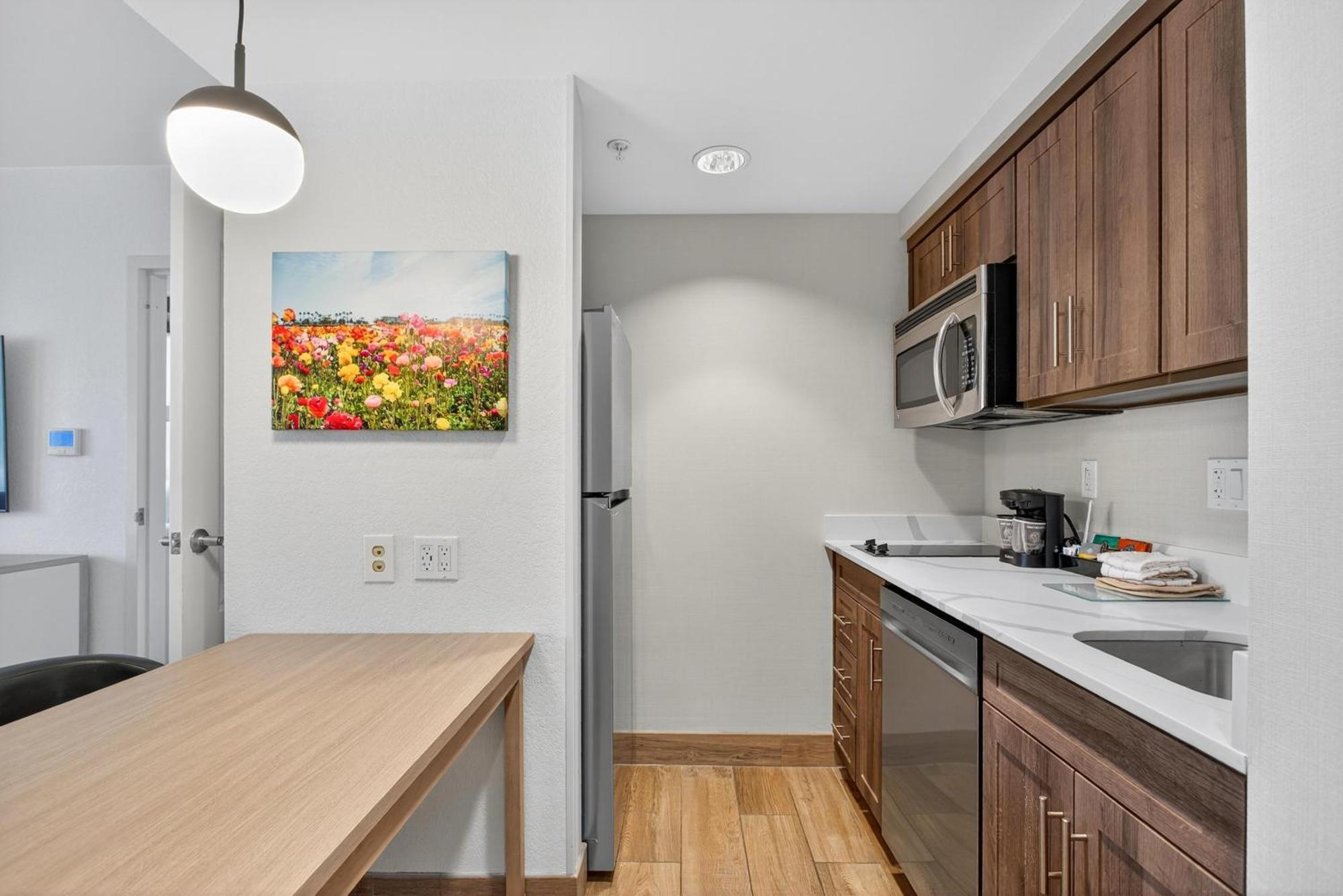 One-Bedroom King Suite Non-Smoking