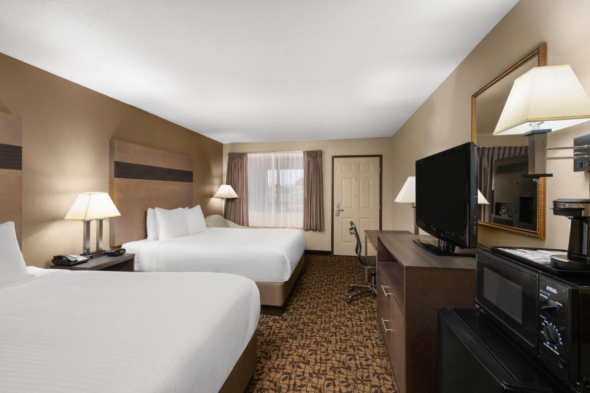 Queen Room Two Queen Beds Mobility Access or Non-Smoking