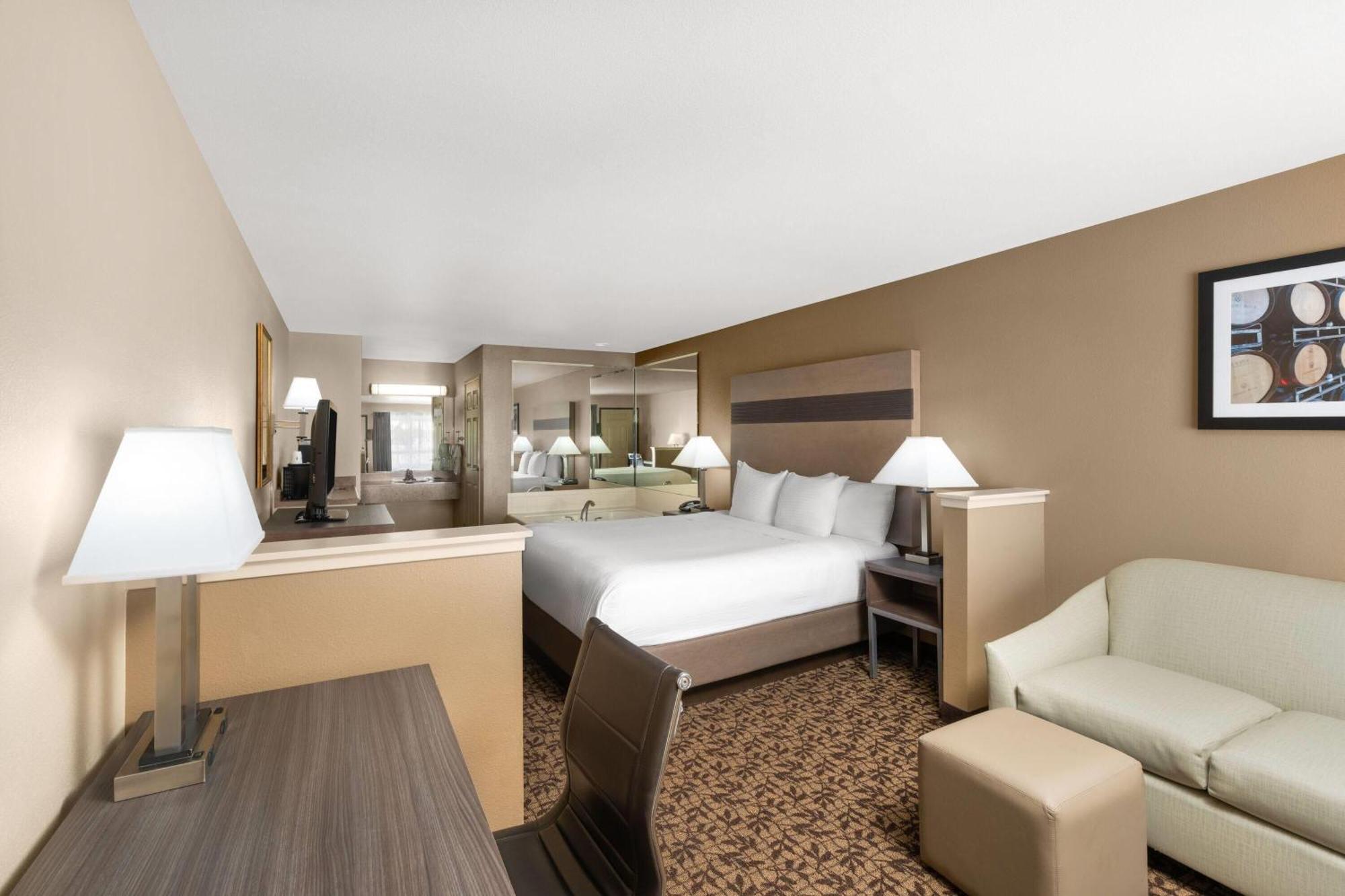 1 King Bed Suite Jetted Tub Non-Smoking