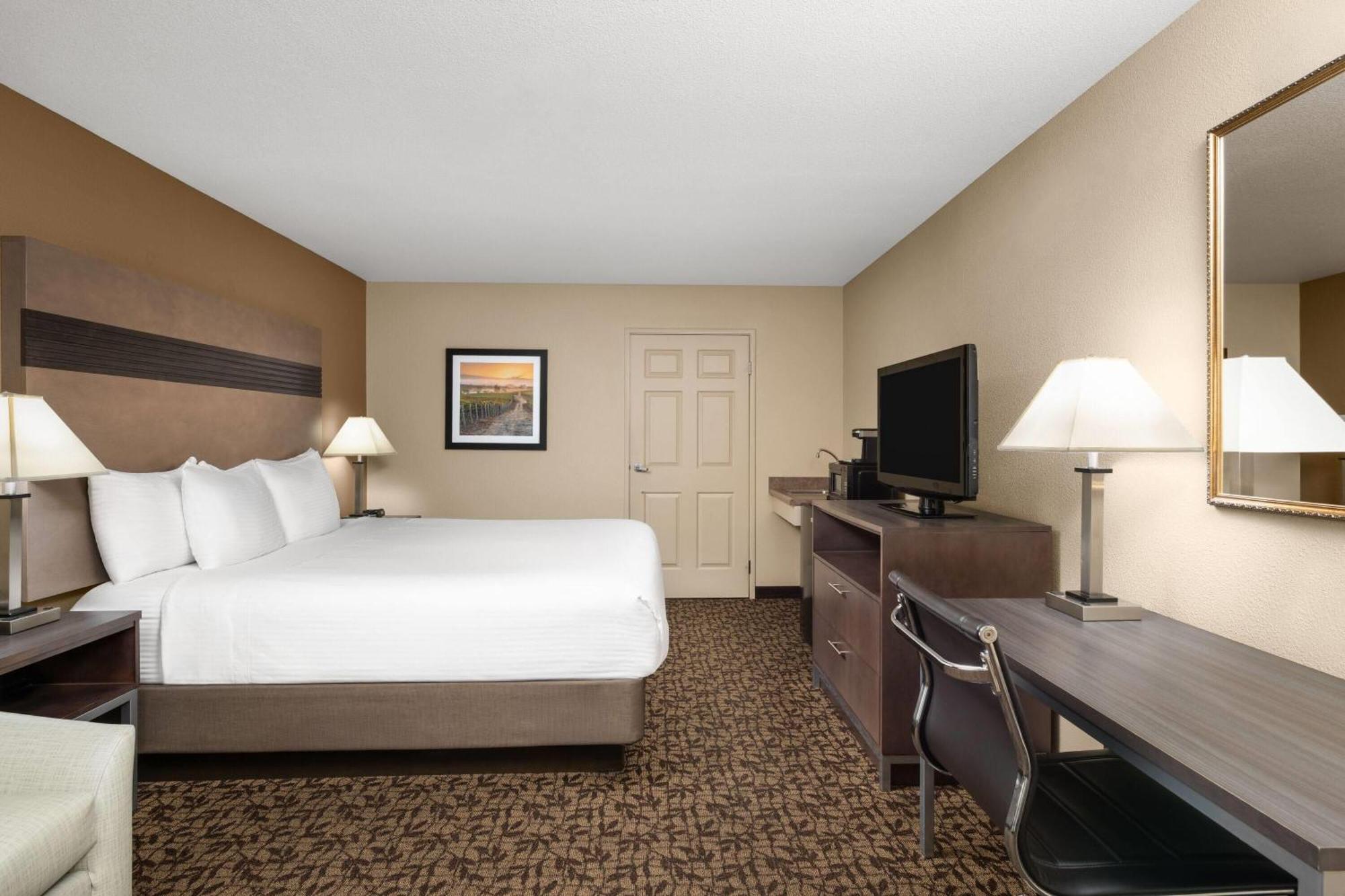 King Room Mobility Access or Non-Smoking