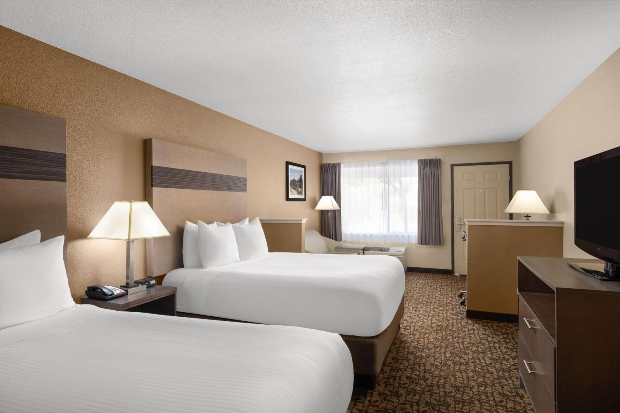 Studio Suite Two Queen Beds Non-Smoking