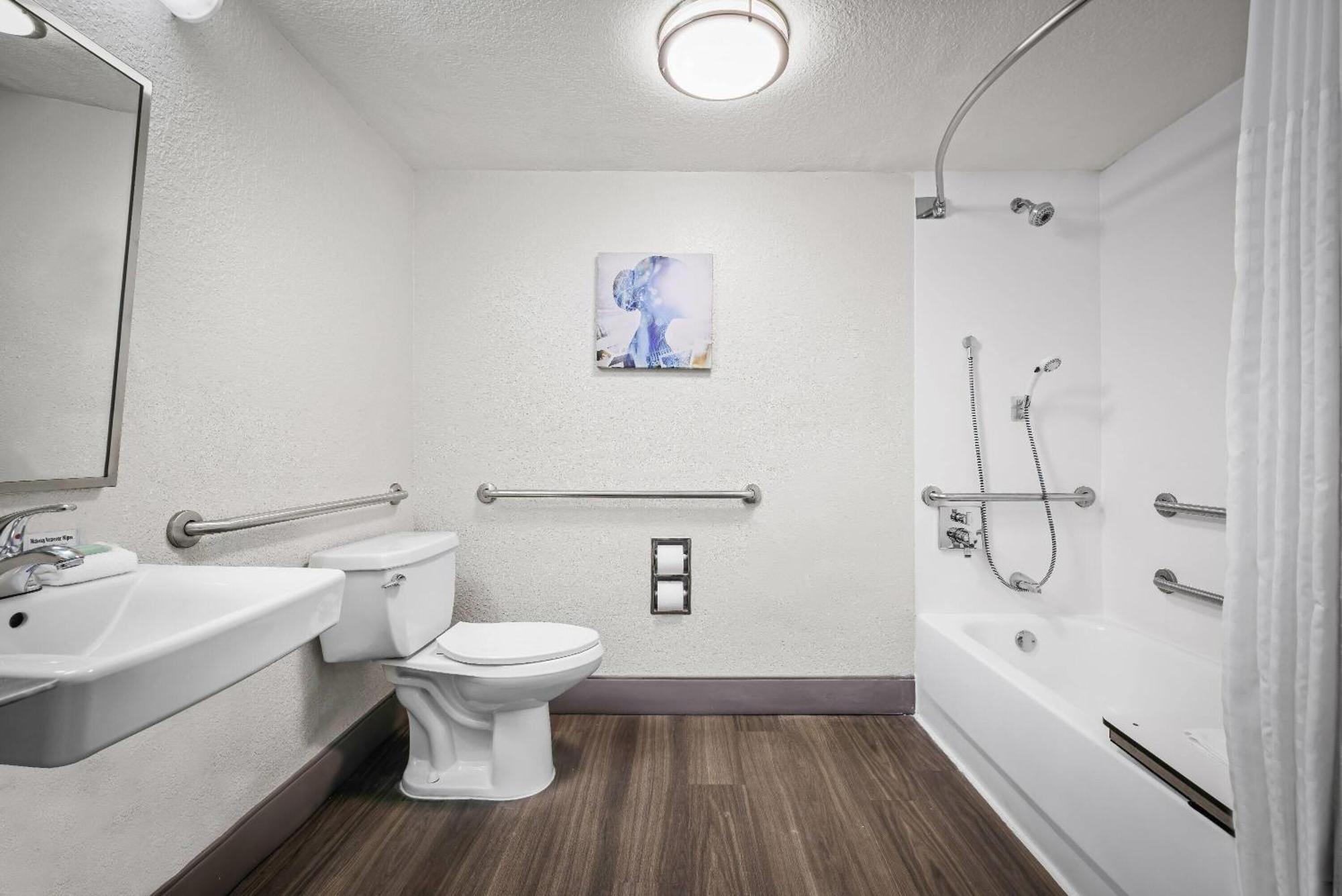 Double Room Two Double Beds Bath Tub Hearing Accessible or Non-Smoking