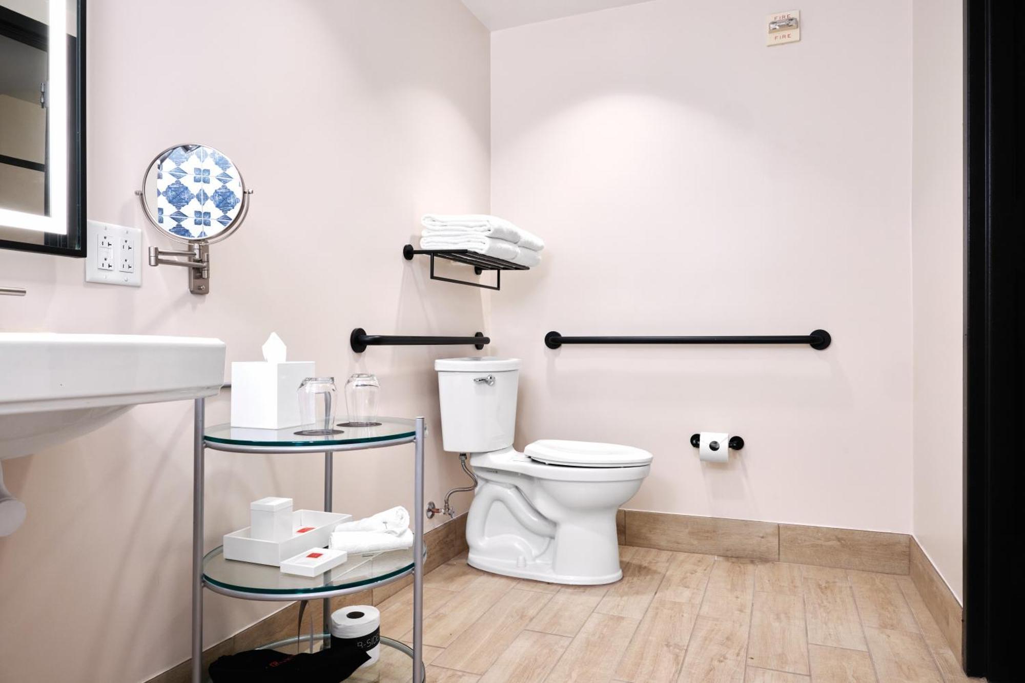 Mobility Accessible Garden View 2 Queen Room w or roll shower Includes ^ Universal Express Unlimited