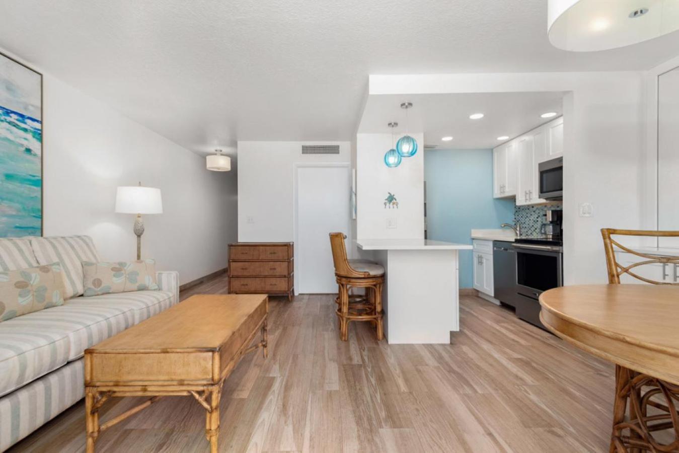 One-Bedroom Apartment Balcony Sea View