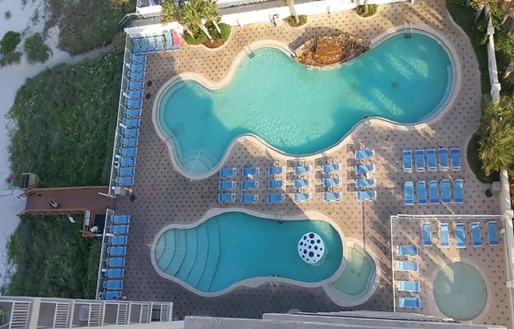 Three-Bedroom Apartment Oceanfront