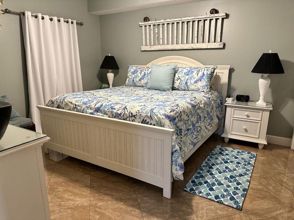 Three-Bedroom Apartment Oceanfront