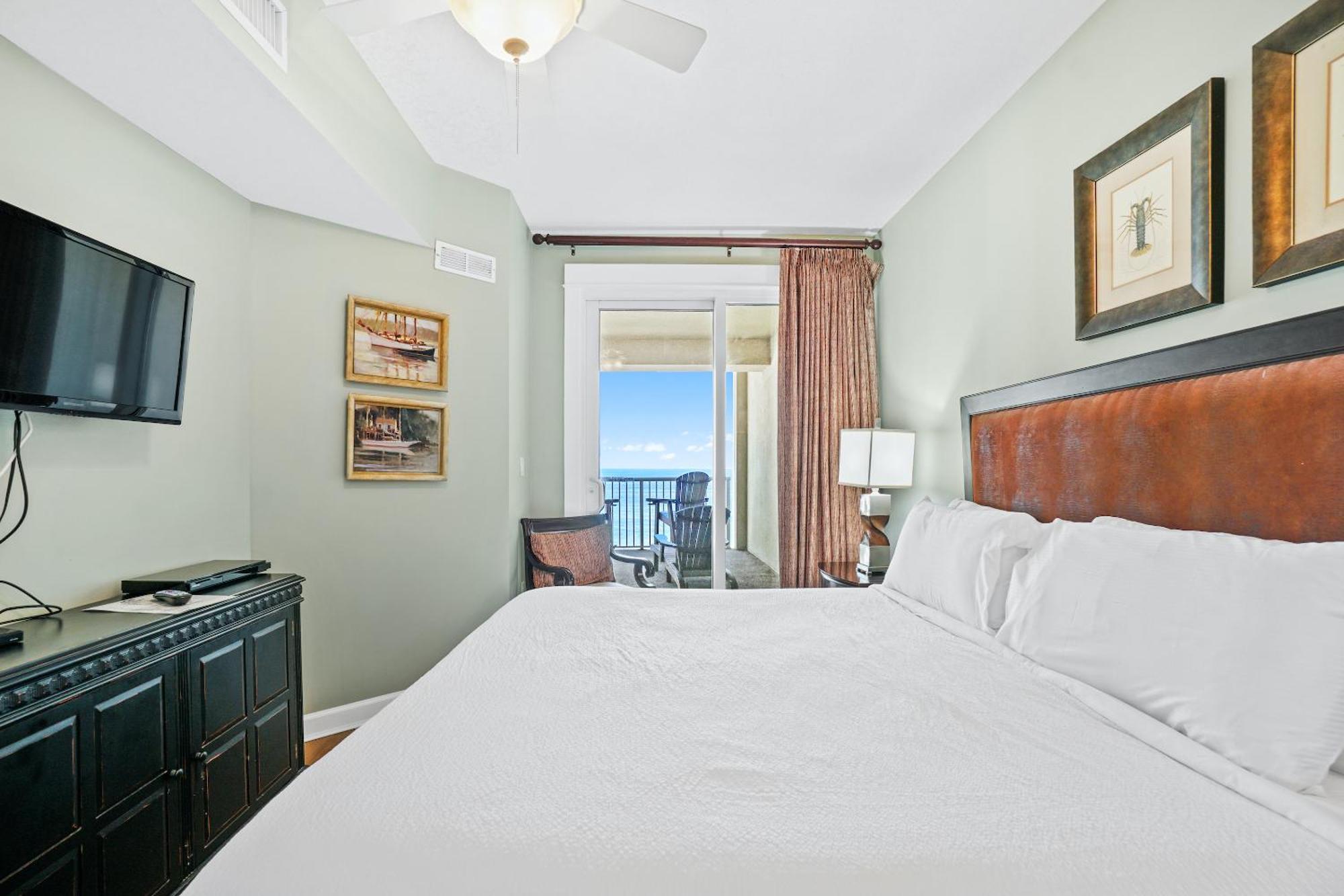 Three-Bedroom Apartment Oceanfront