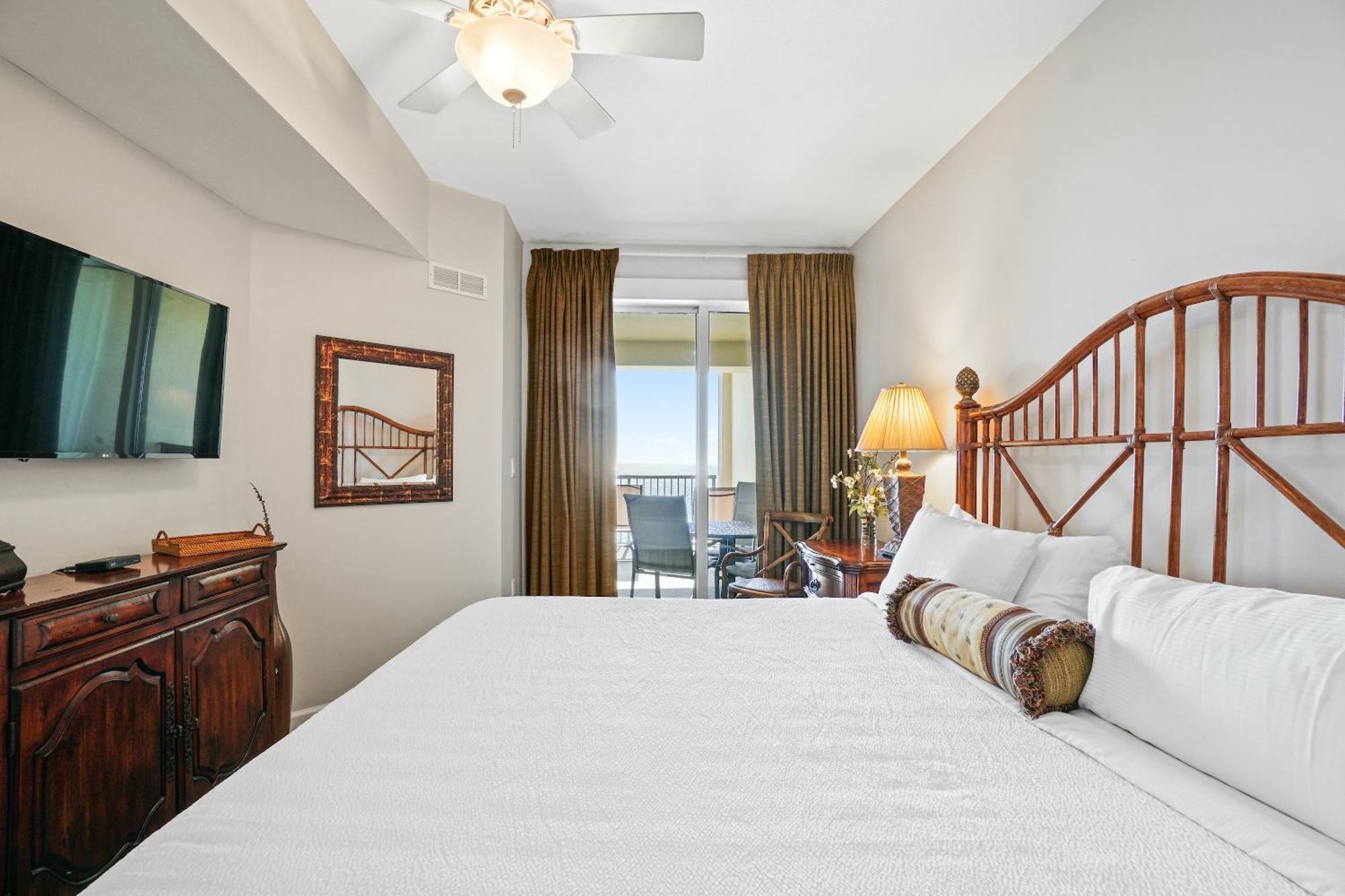 Three-Bedroom Apartment Ocean View