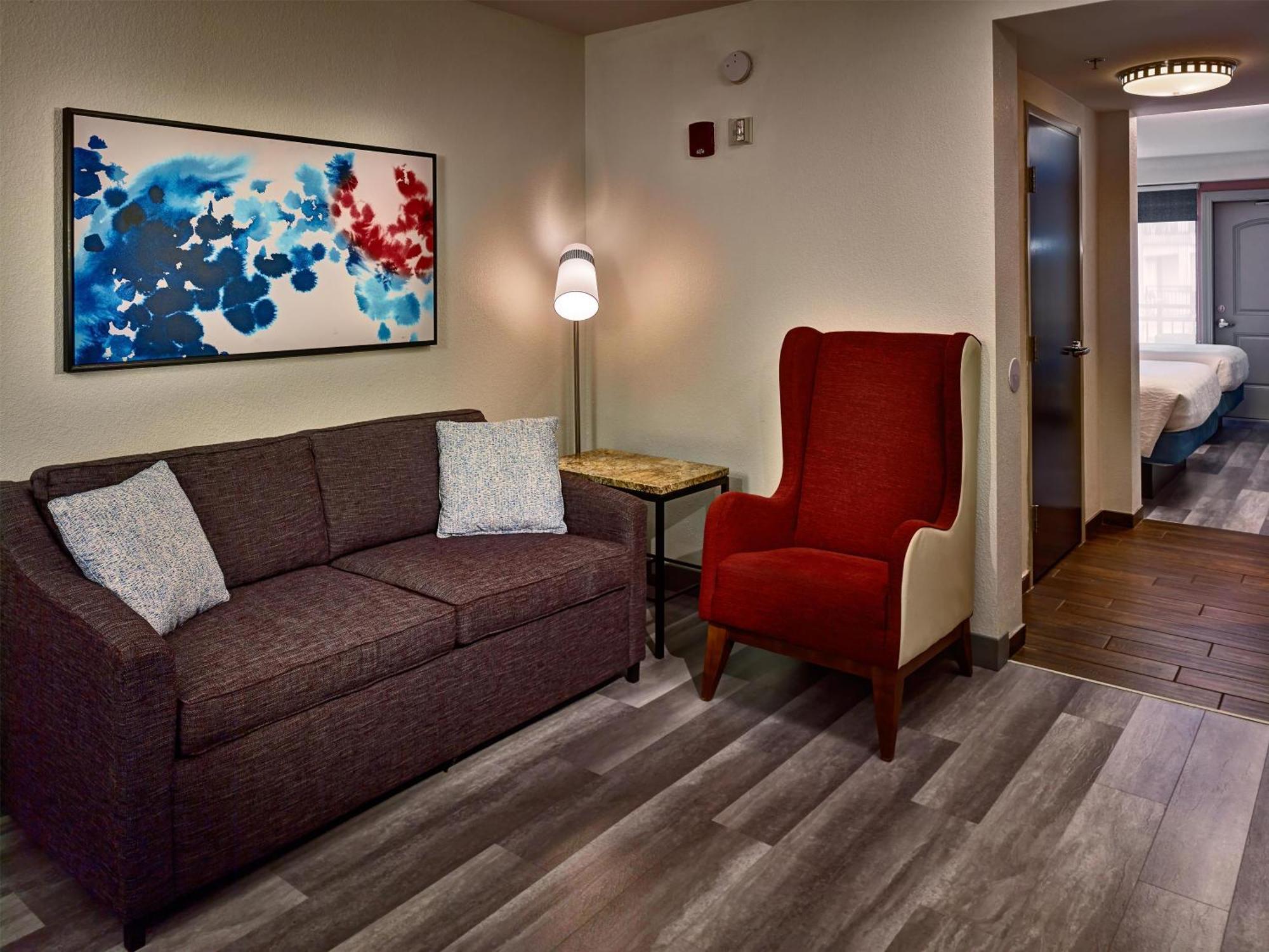 Junior Queen Suite Balcony