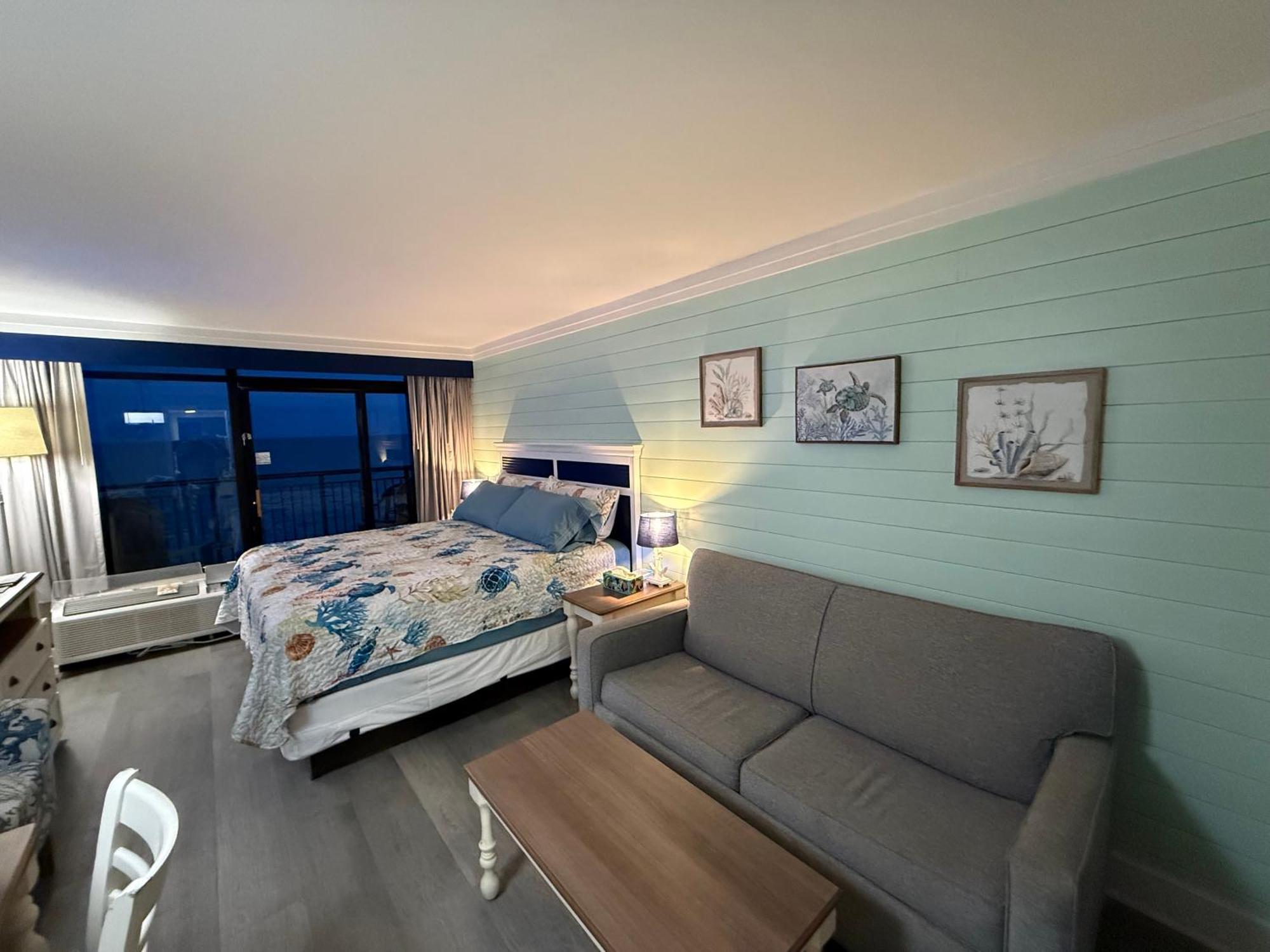 Deluxe One-Bedroom Apartment Ocean View