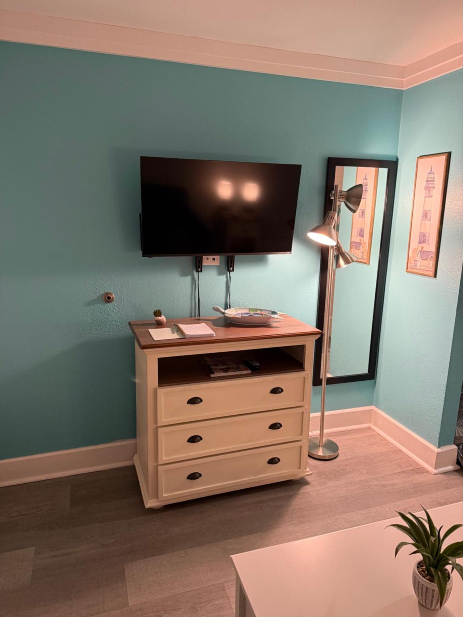 Deluxe One-Bedroom Apartment Ocean View