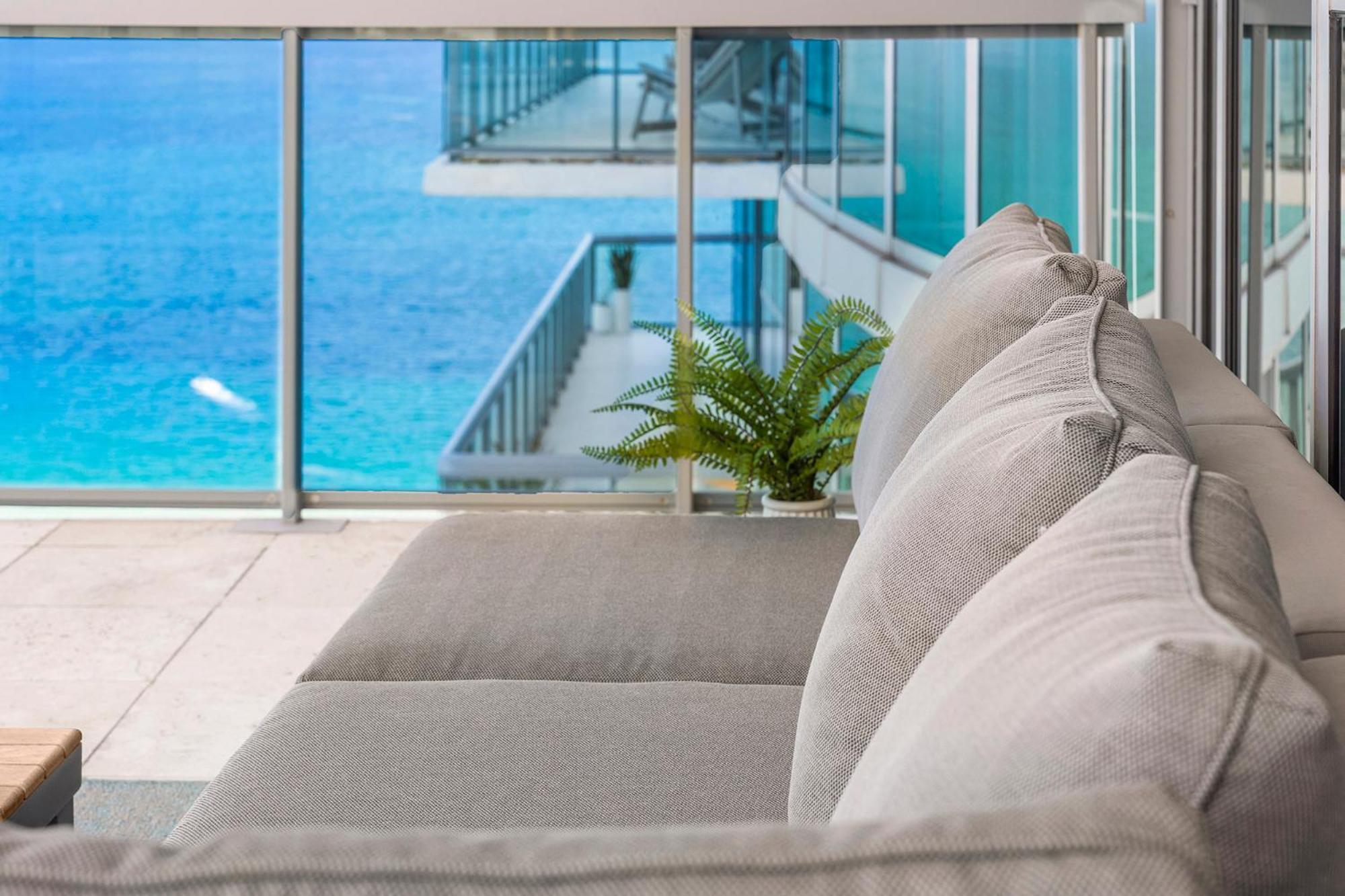 Three-Bedroom Apartment Sea View