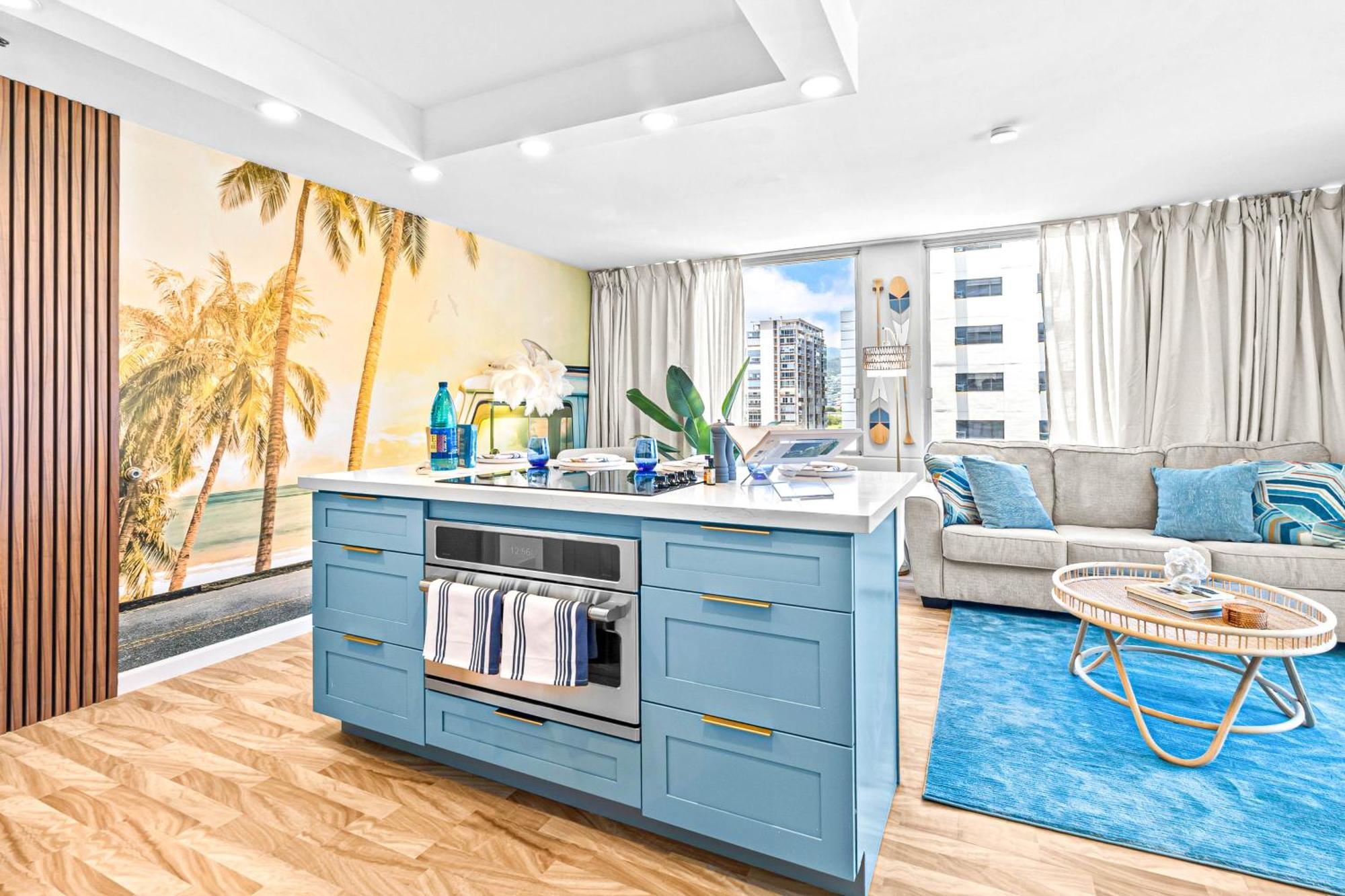 One-Bedroom Apartment Balcony City View