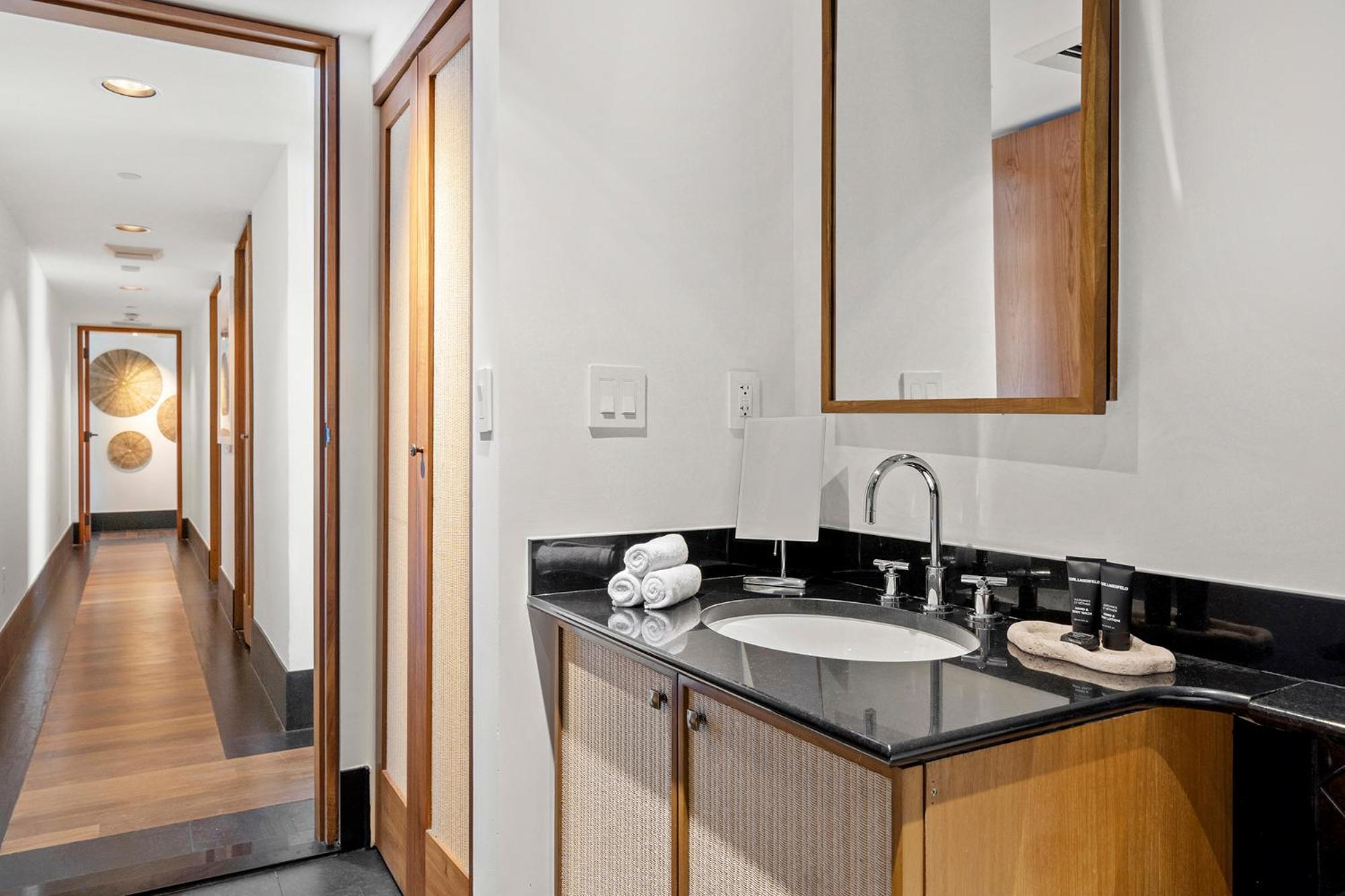 Three-Bedroom Apartment Sea View
