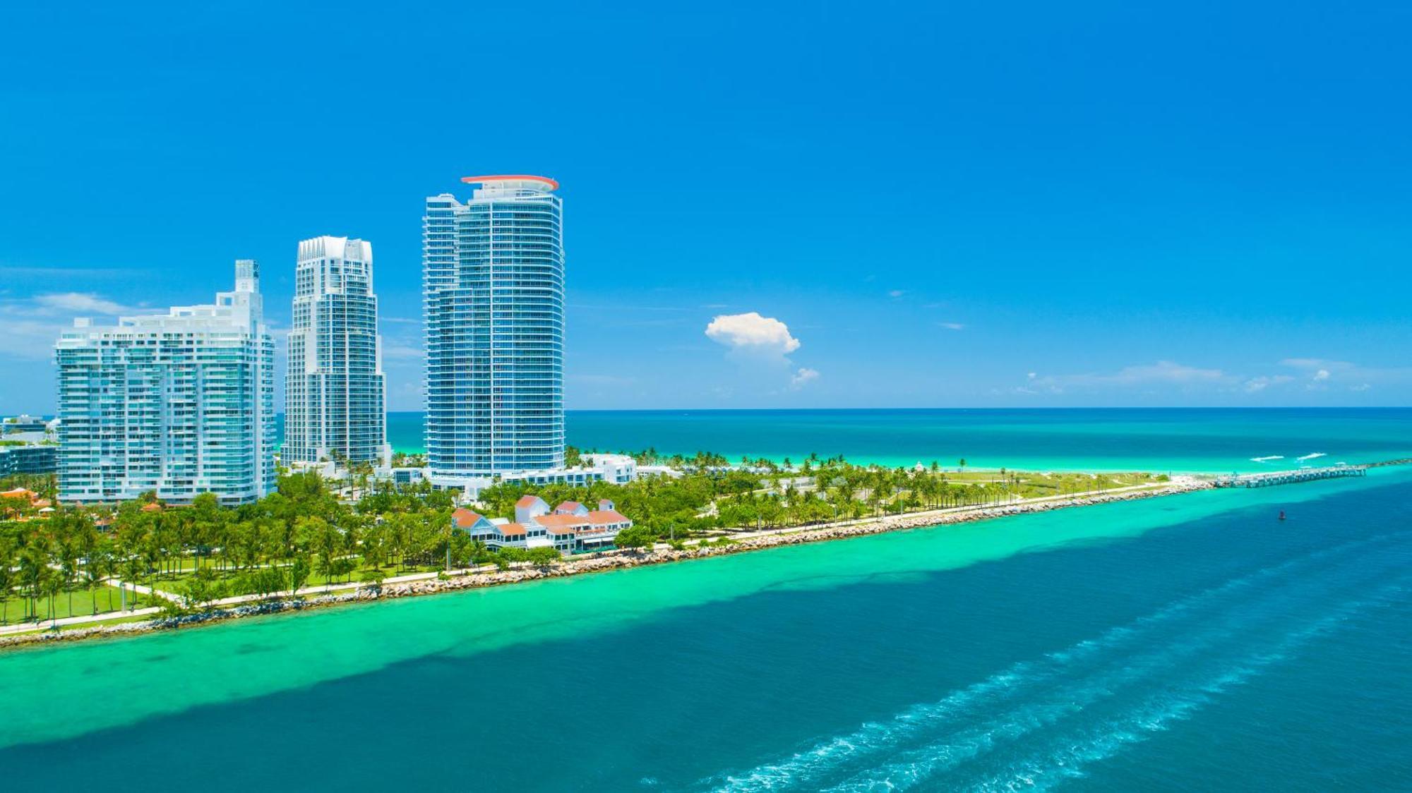 Three-Bedroom Apartment Sea View