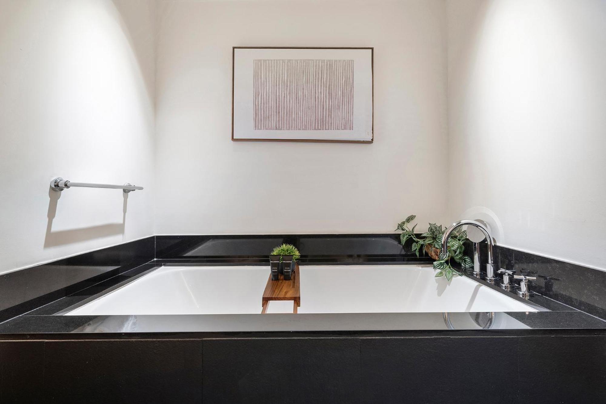 Three-Bedroom Apartment Sea View
