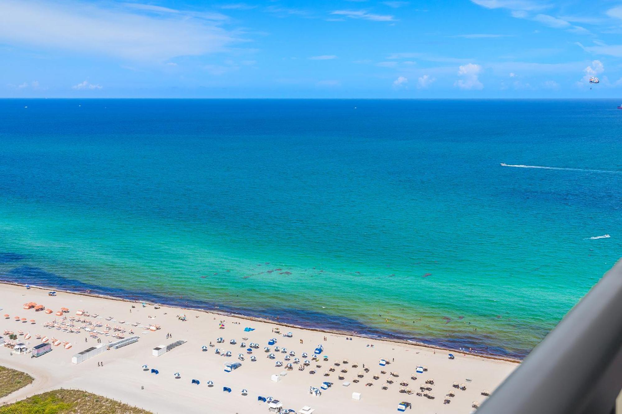 Three-Bedroom Apartment Sea View
