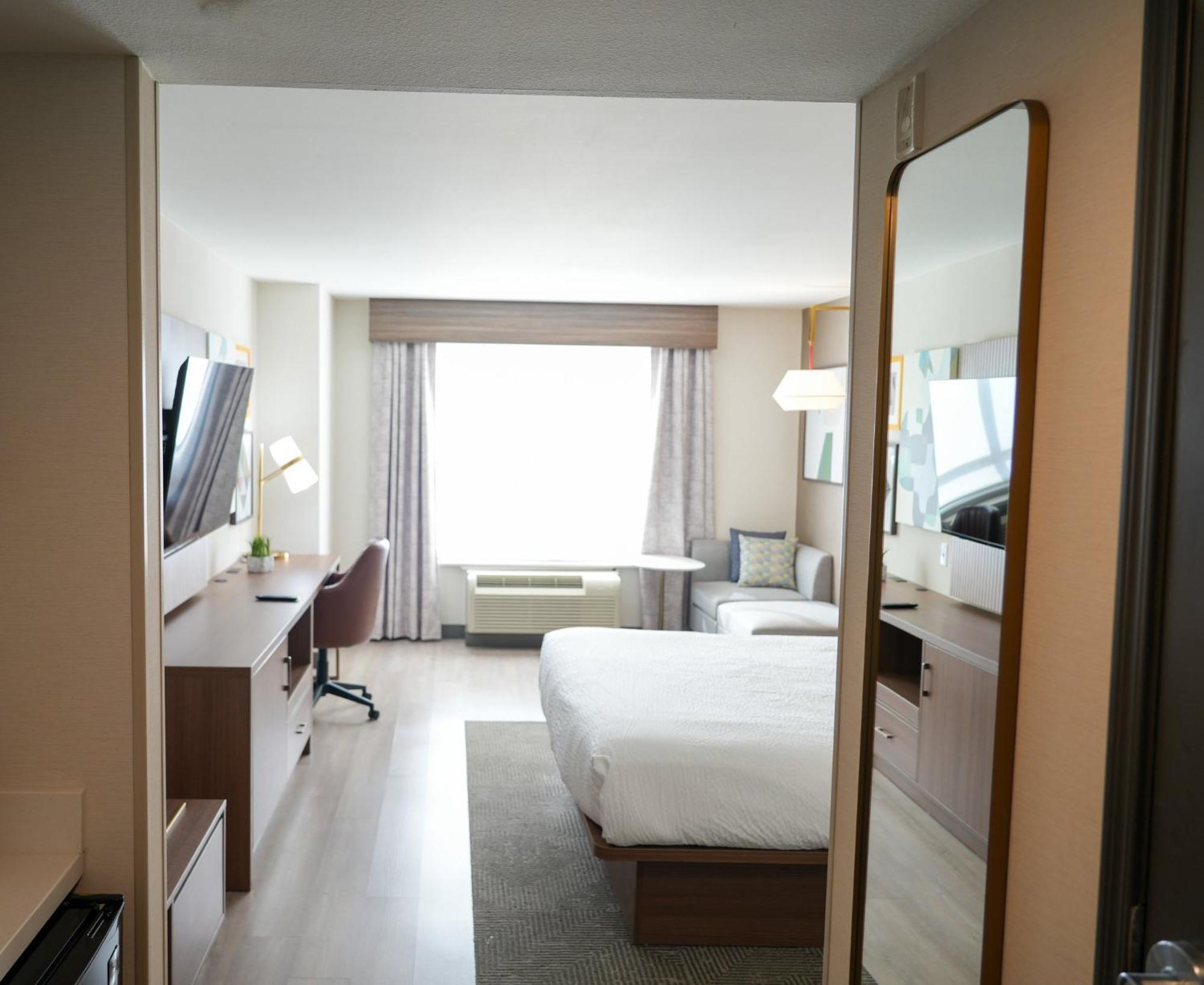 Standard King Room Mobility Accessible