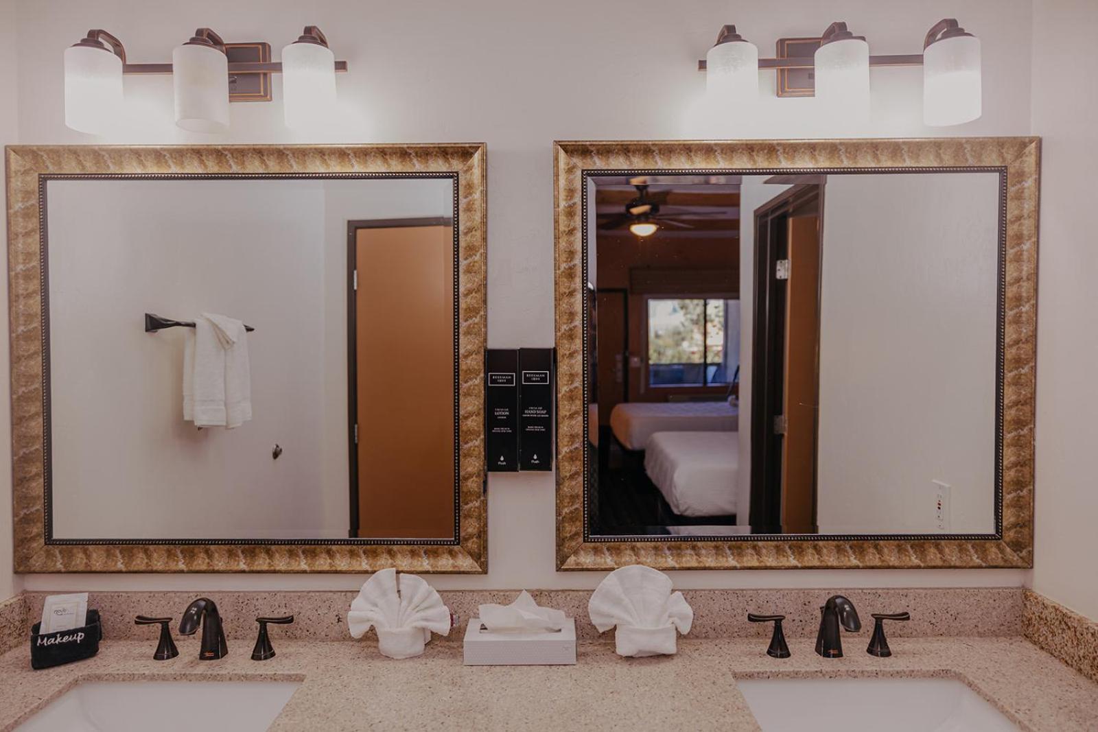 Panoramic Sedona King Suite