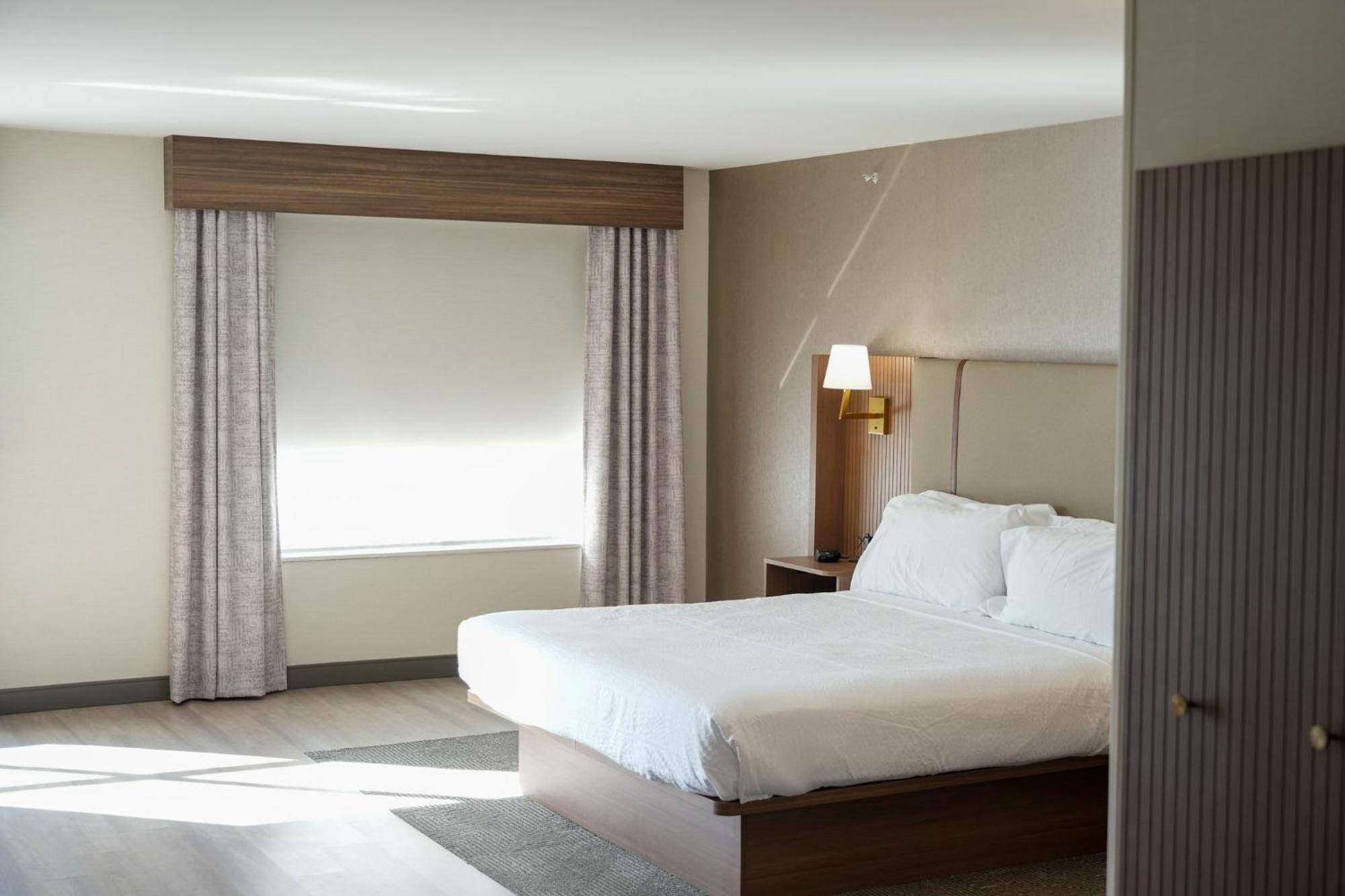 Standard King Room Mobility Accessible